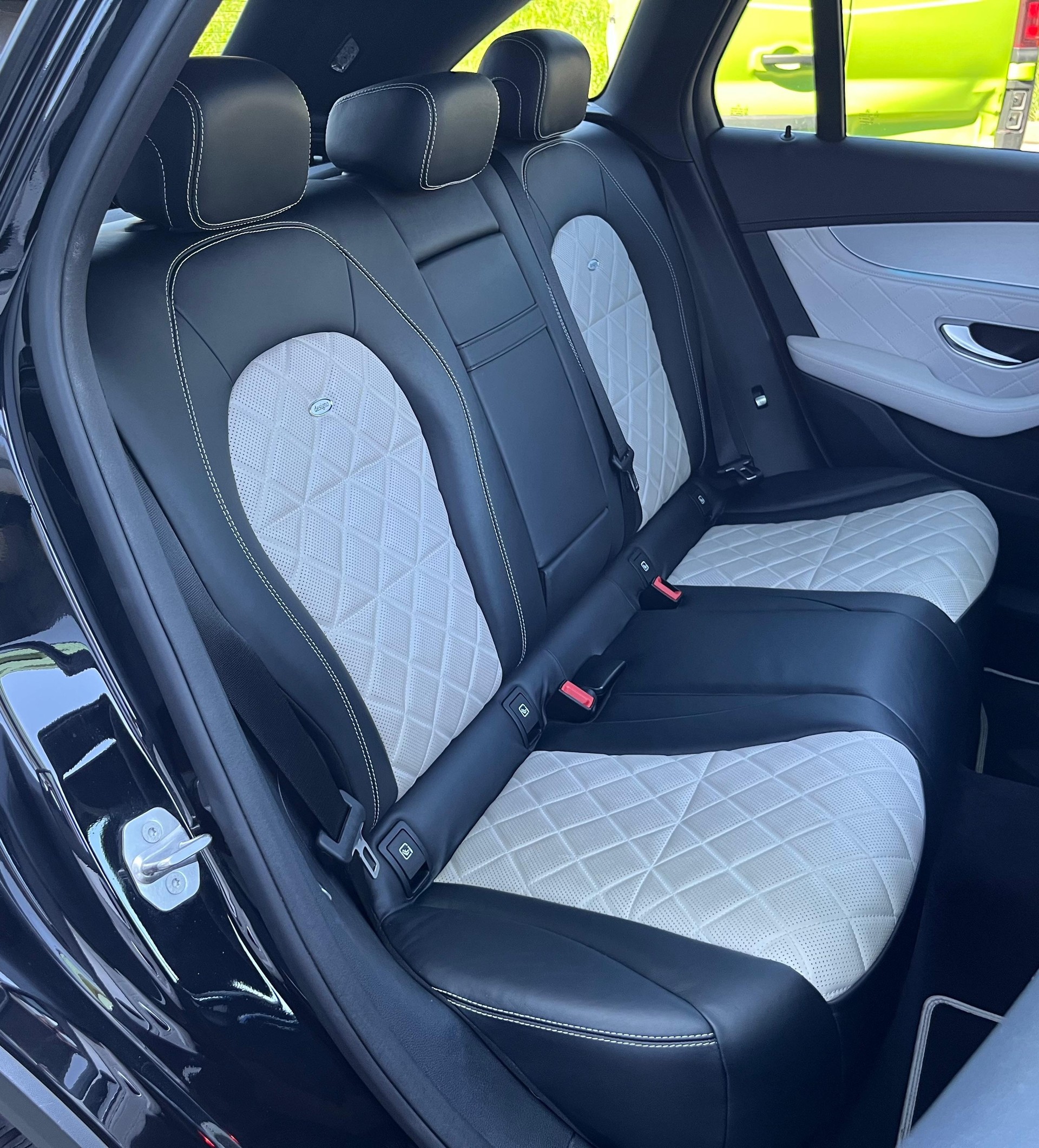 MERCEDES-BENZ GLC 250 AMG Line 4Matic 9G-Tronic-image-22