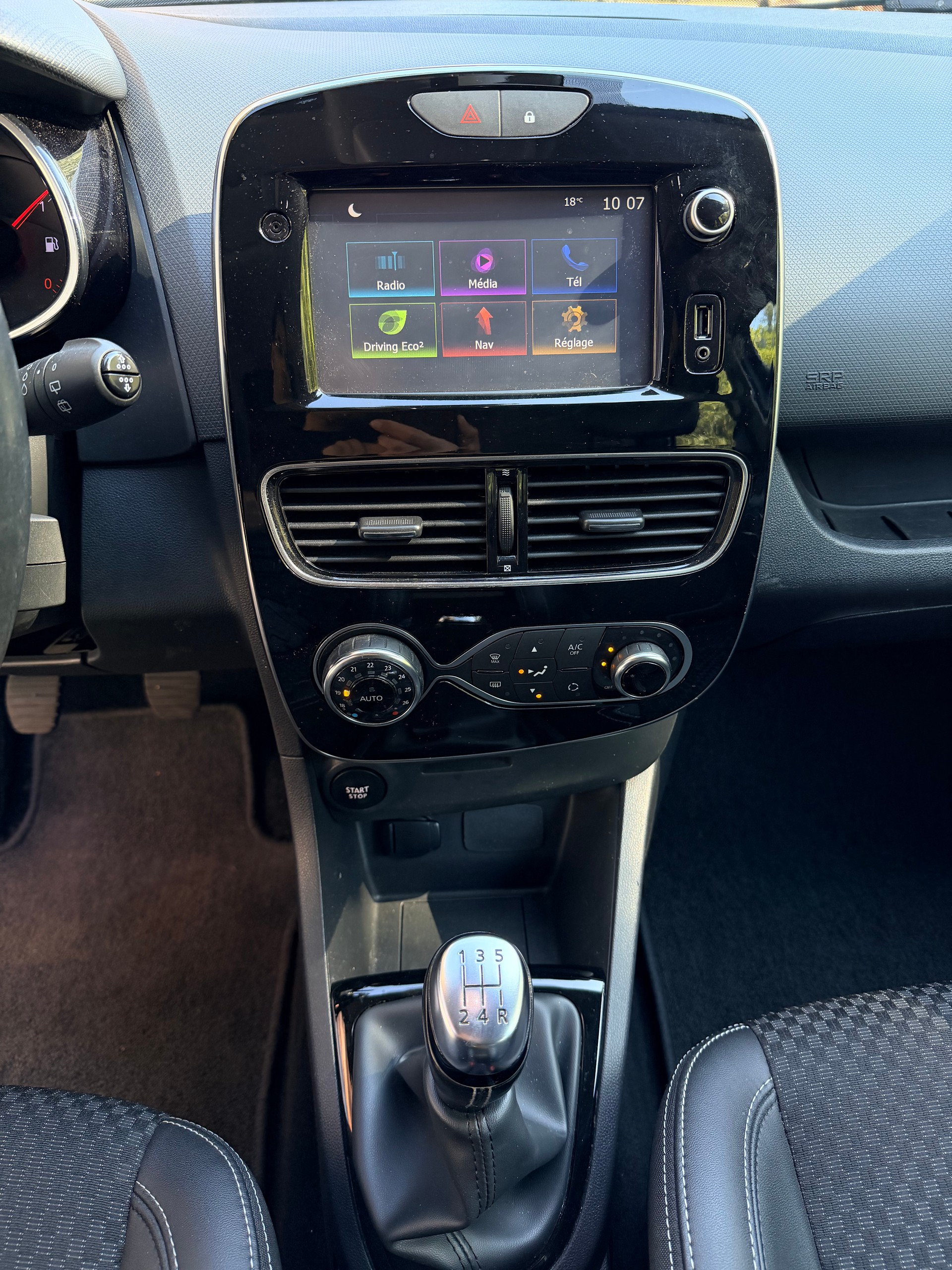 RENAULT Clio 0.9 12V Intens-image-8