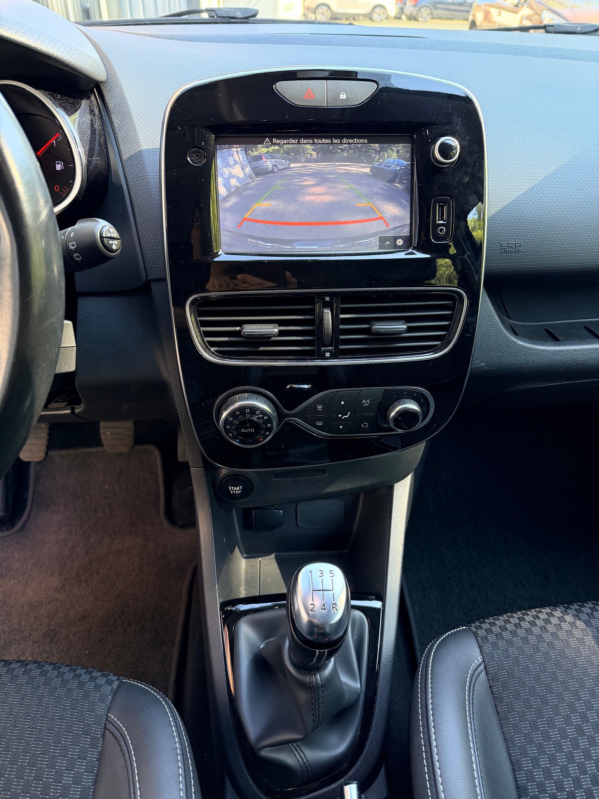 RENAULT Clio 0.9 12V Intens-image-7