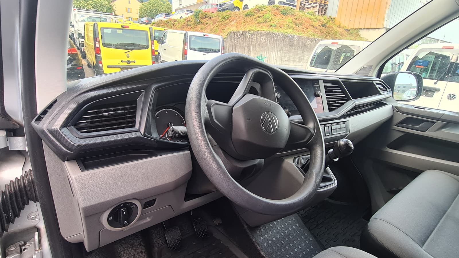 VW T6.1 2.0 TDI ** 3-Plätzer ** Gr-Navi ** RF-Kamera ** PDC V+H ** Tempomat ** Sortimo ** Frisch Ab MFK & Service **-image-17