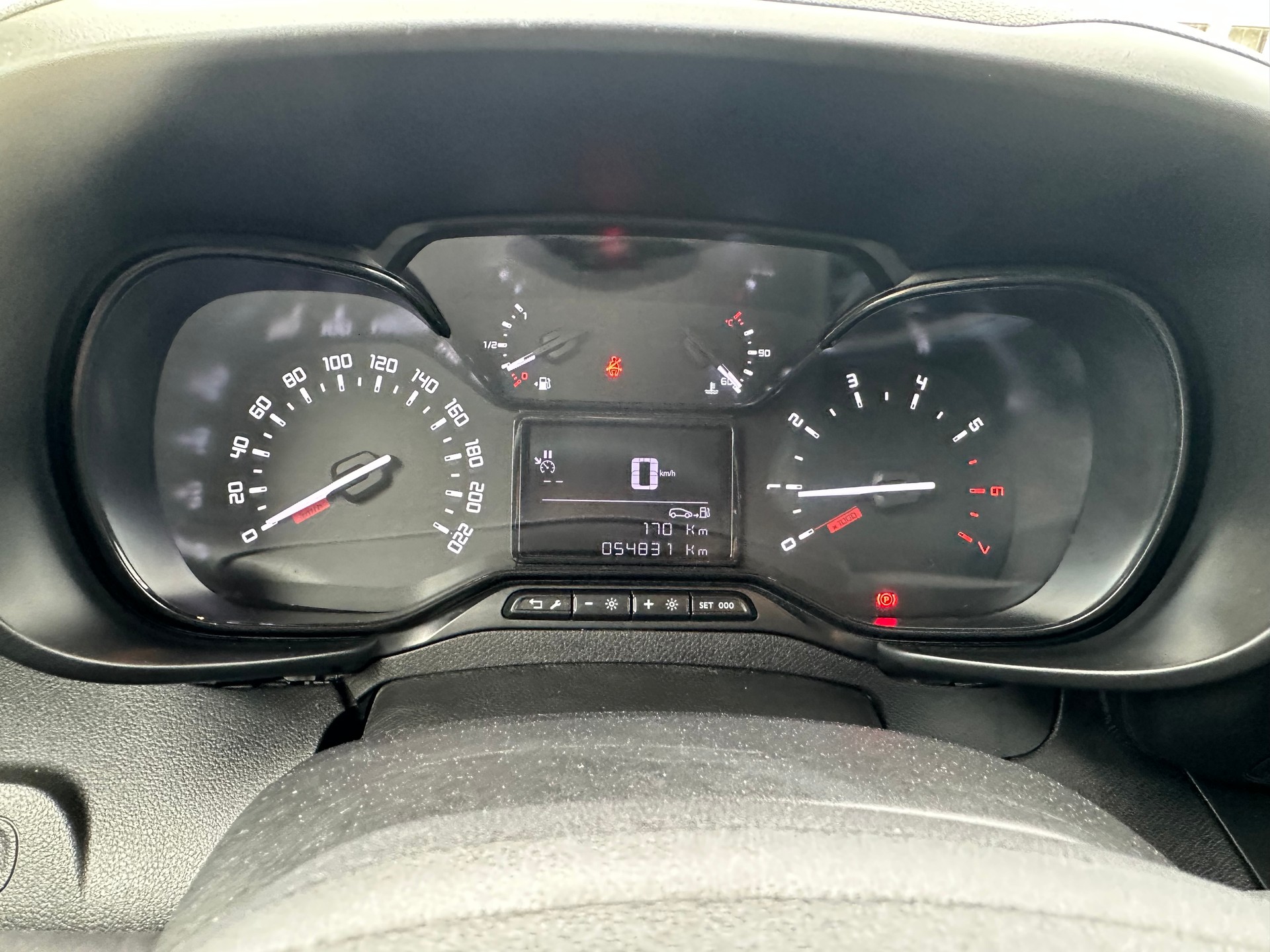 TOYOTA Proace City Van 1.5D Active Long 4x4-image-10
