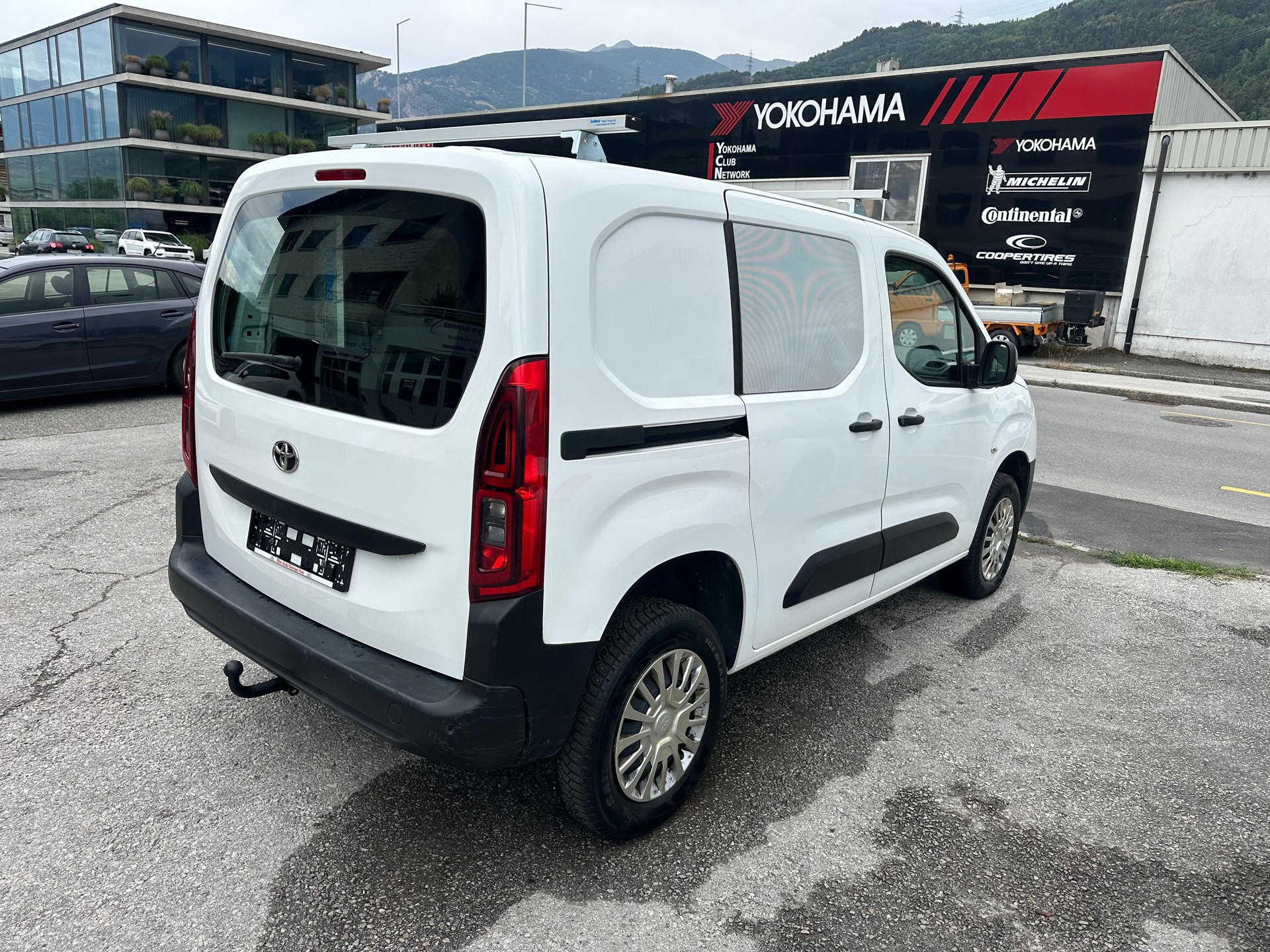 TOYOTA Proace City Van 1.5D Active Long 4x4-image-3