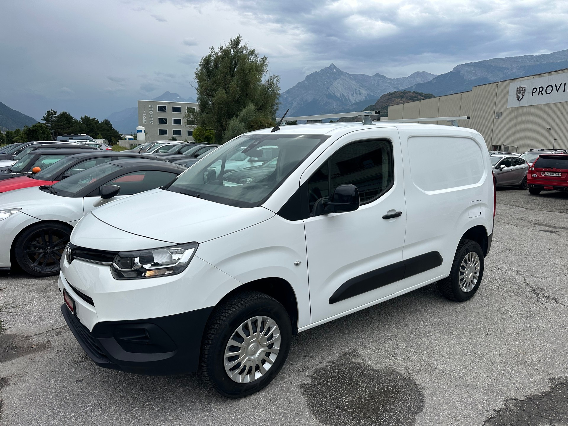 TOYOTA Proace City Van 1.5D Active Long 4x4-image-0