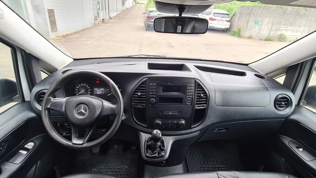 MERCEDES-BENZ Vito 111 BlueTec Tourer Pro EL ** 9-Plätzer ** Voll-Leder ** Klimaanlage ** Frisch Ab MFK & Service **-image-10