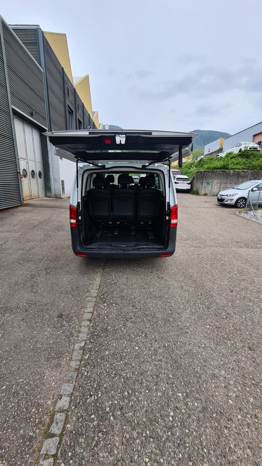 MERCEDES-BENZ Vito 111 BlueTec Tourer Pro EL ** 9-Plätzer ** Voll-Leder ** Klimaanlage ** Frisch Ab MFK & Service **-image-8