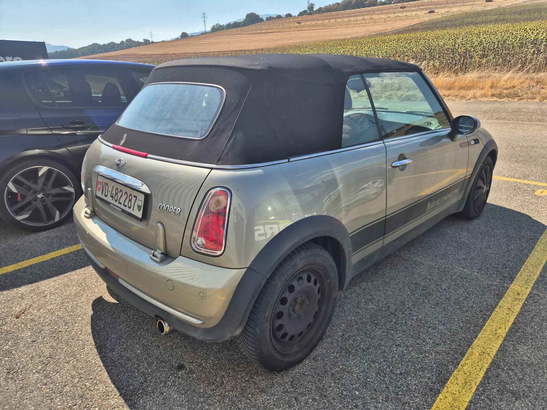 MINI Cooper Cabriolet-image-2