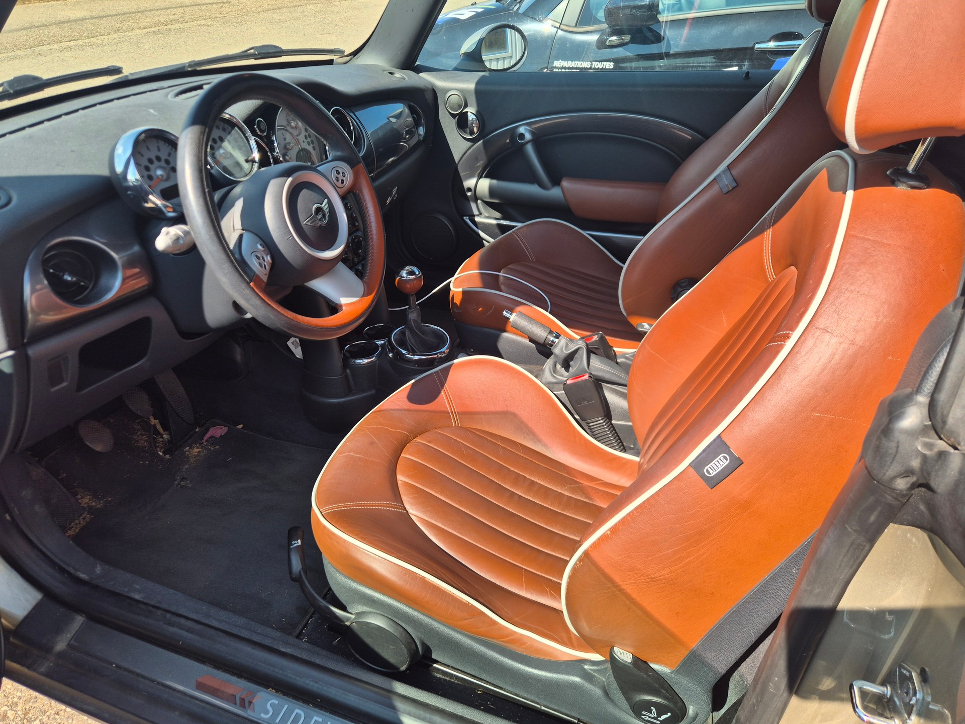MINI Cooper Cabriolet-image-5