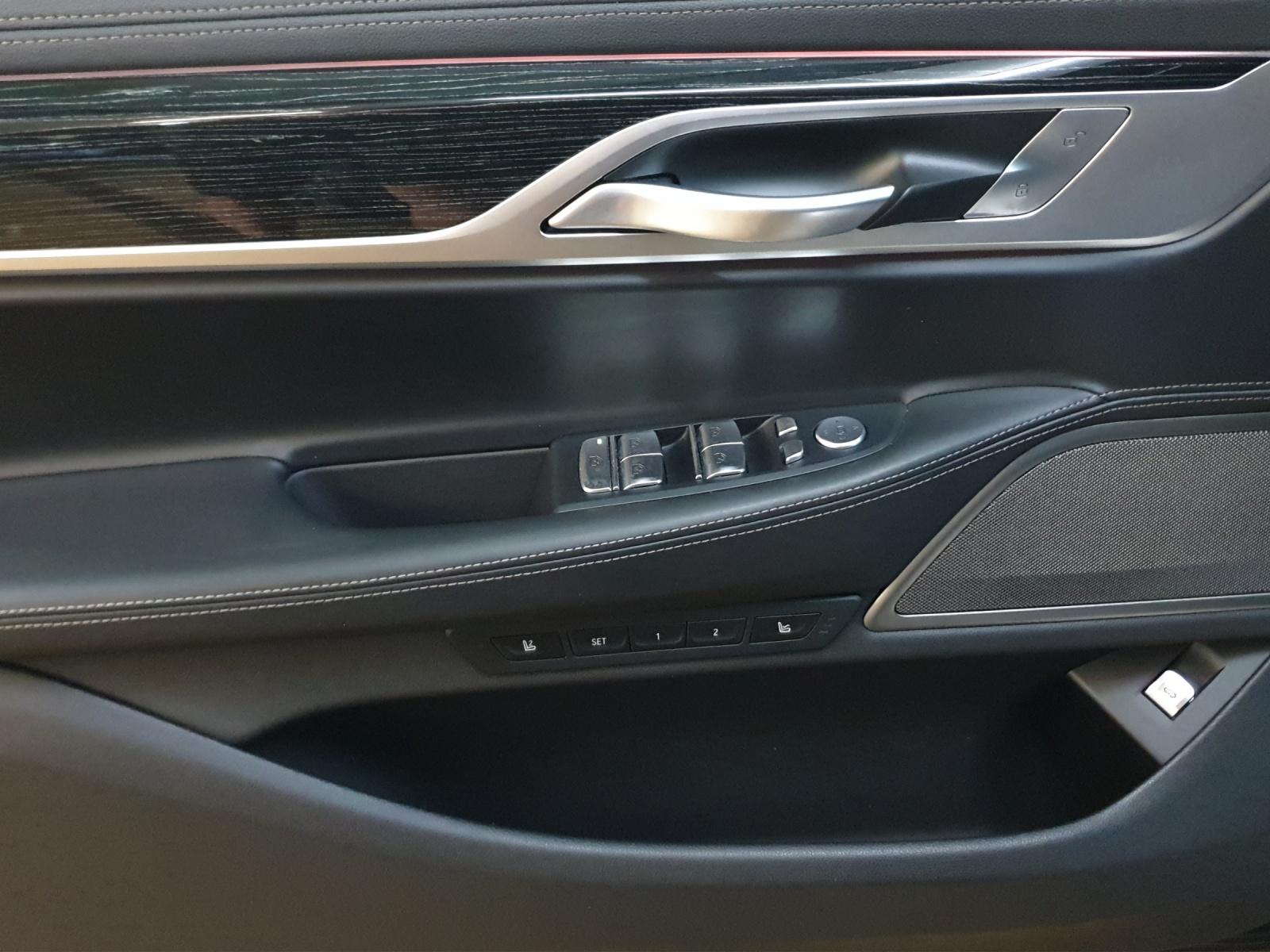 BMW 730d M SPORTPAKET-image-9
