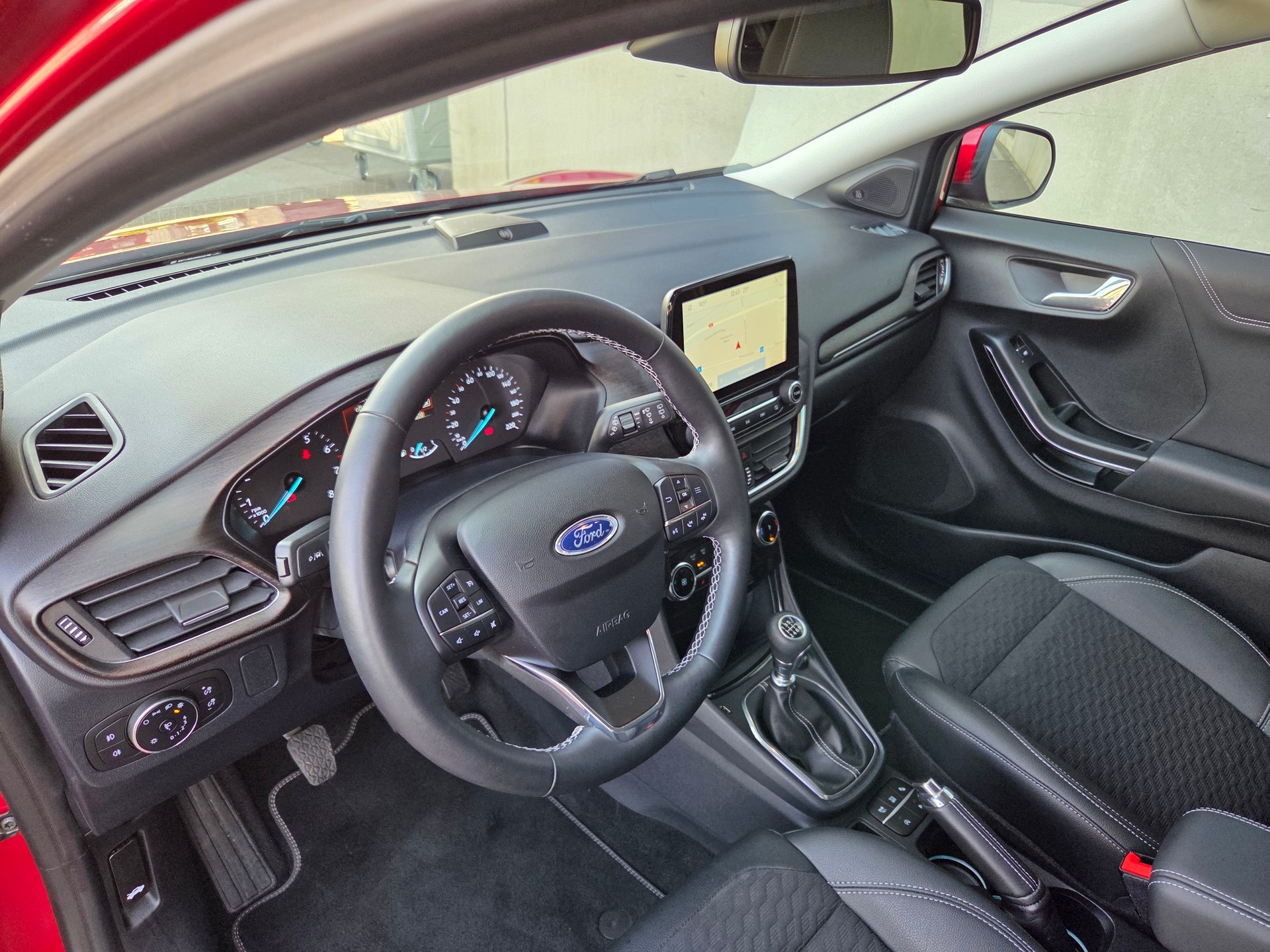FORD Puma 1.0 MHEV Titanium X-image-8