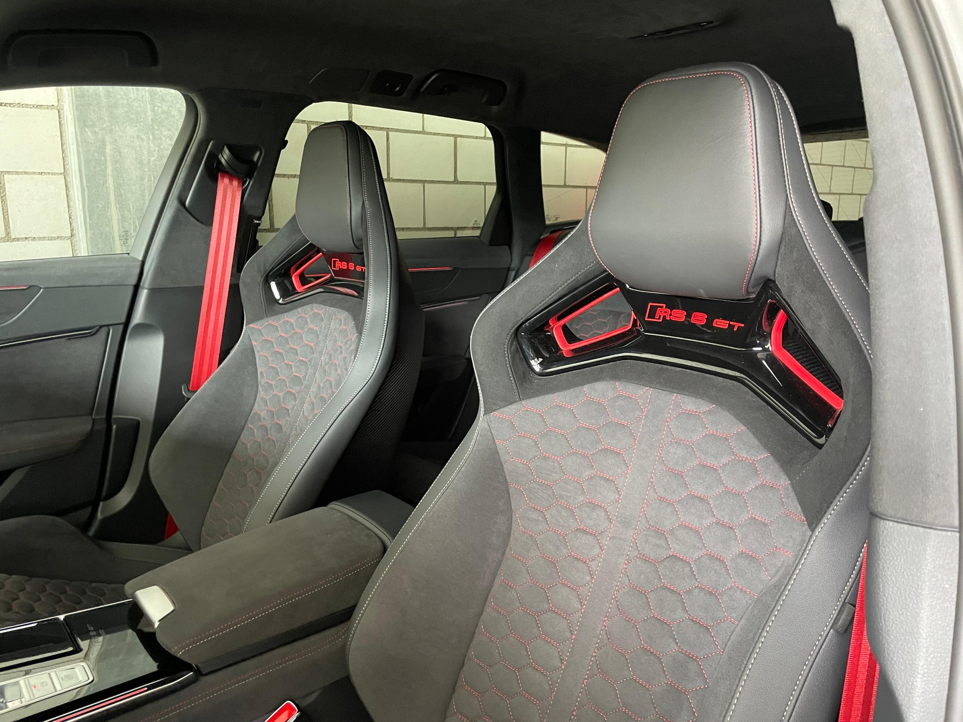 AUDI RS6 GT Avant 4.0 TFSI V8 Performance quattro Sondermodell "1 of 660"-image-9