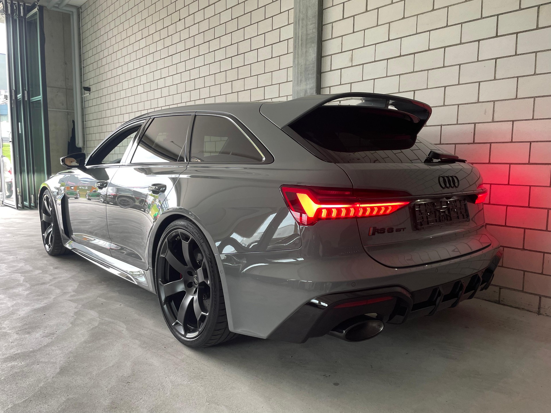 AUDI RS6 GT Avant 4.0 TFSI V8 Performance quattro Sondermodell "1 of 660"-image-4