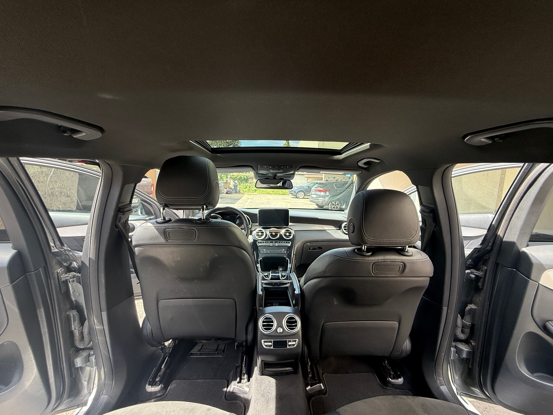 MERCEDES-BENZ GLC 350 e AMG Line 4m-image-5
