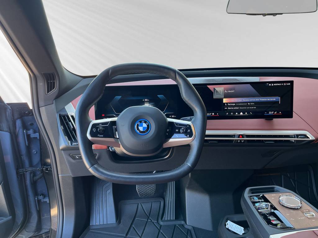 BMW iX xDrive50-image-5