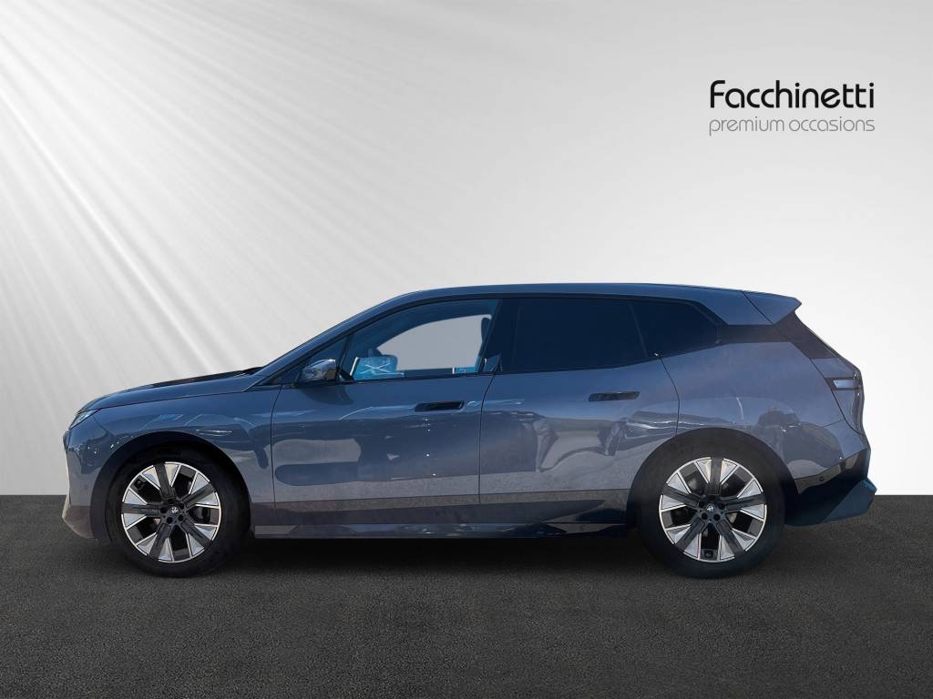 BMW iX xDrive50-image-2