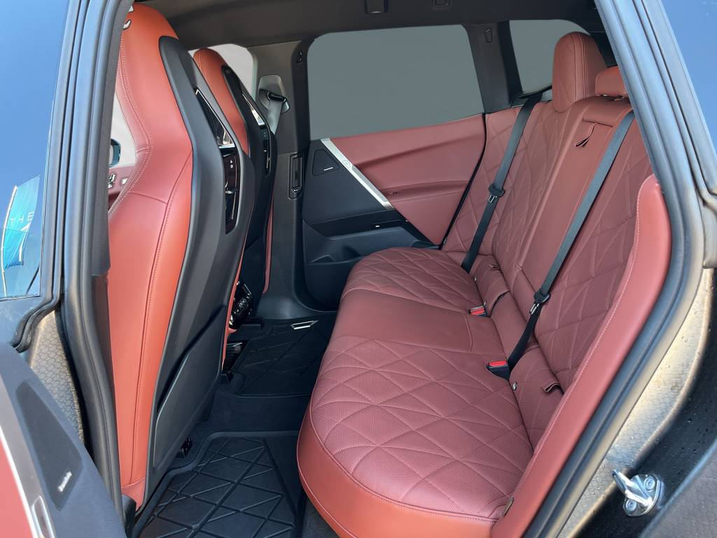 BMW iX xDrive50-image-7