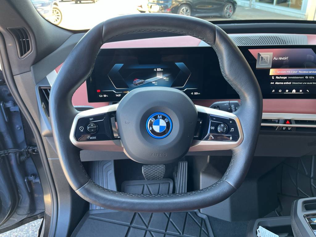 BMW iX xDrive50-image-12