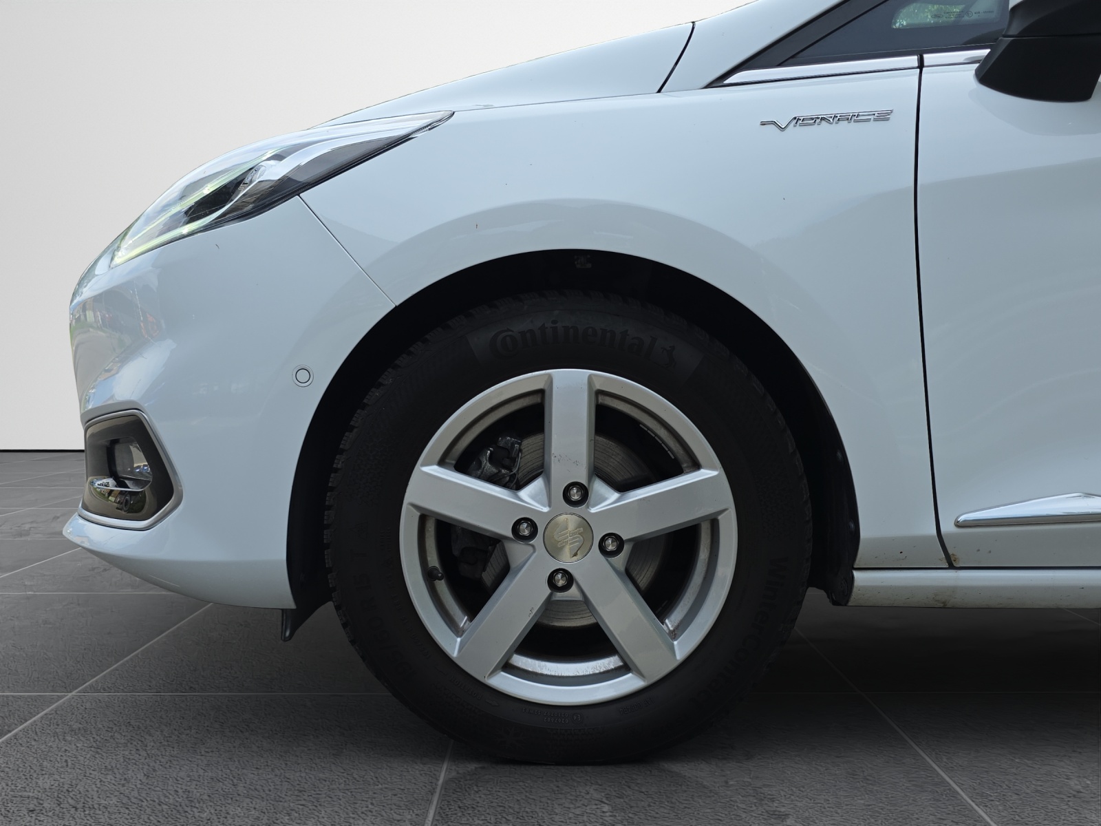 FORD Fiesta 1.0 EcoB 140 Vignale-image-12