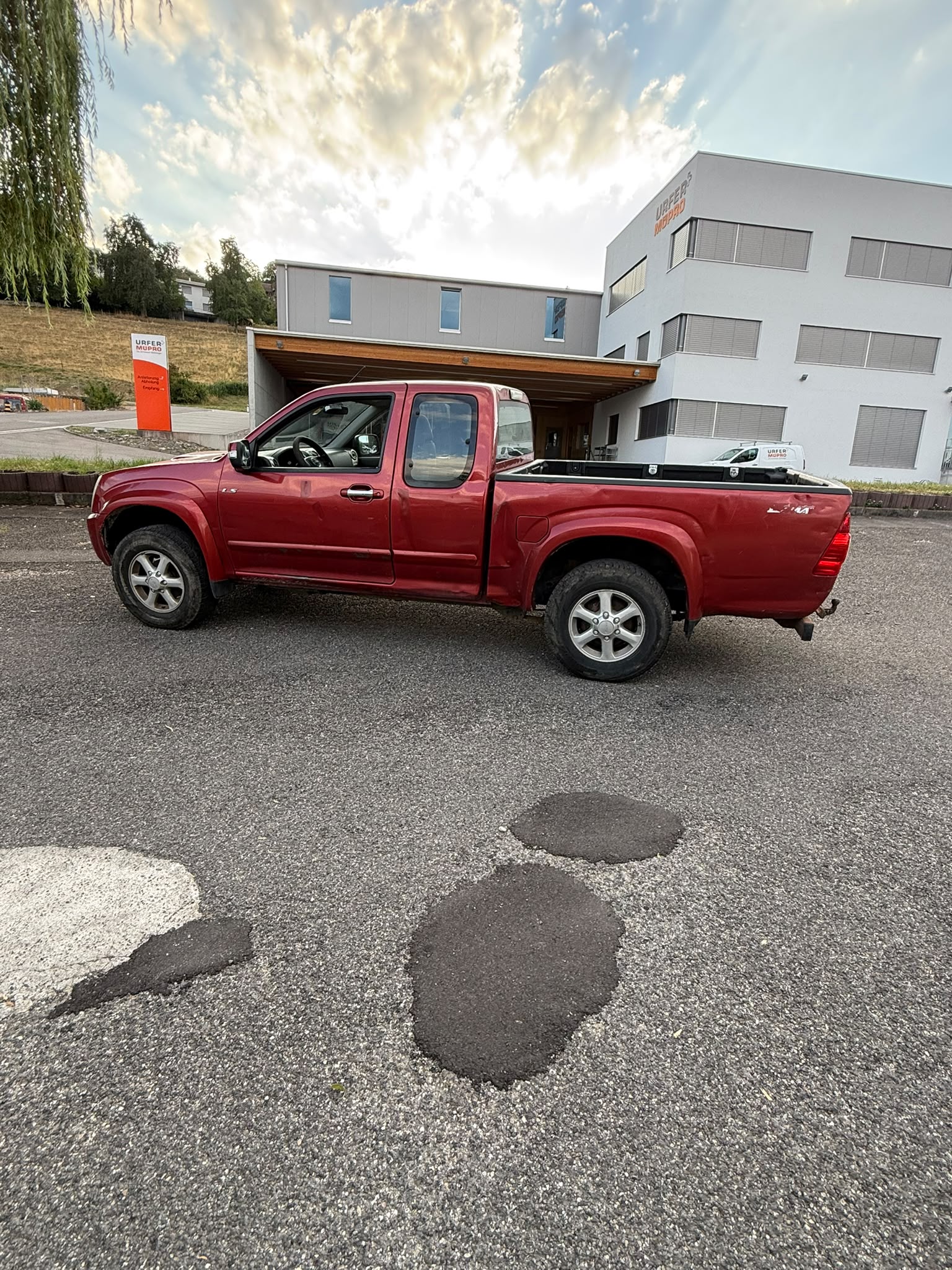 ISUZU D-MAX SpaceCab L 3.0 4x4-image-2