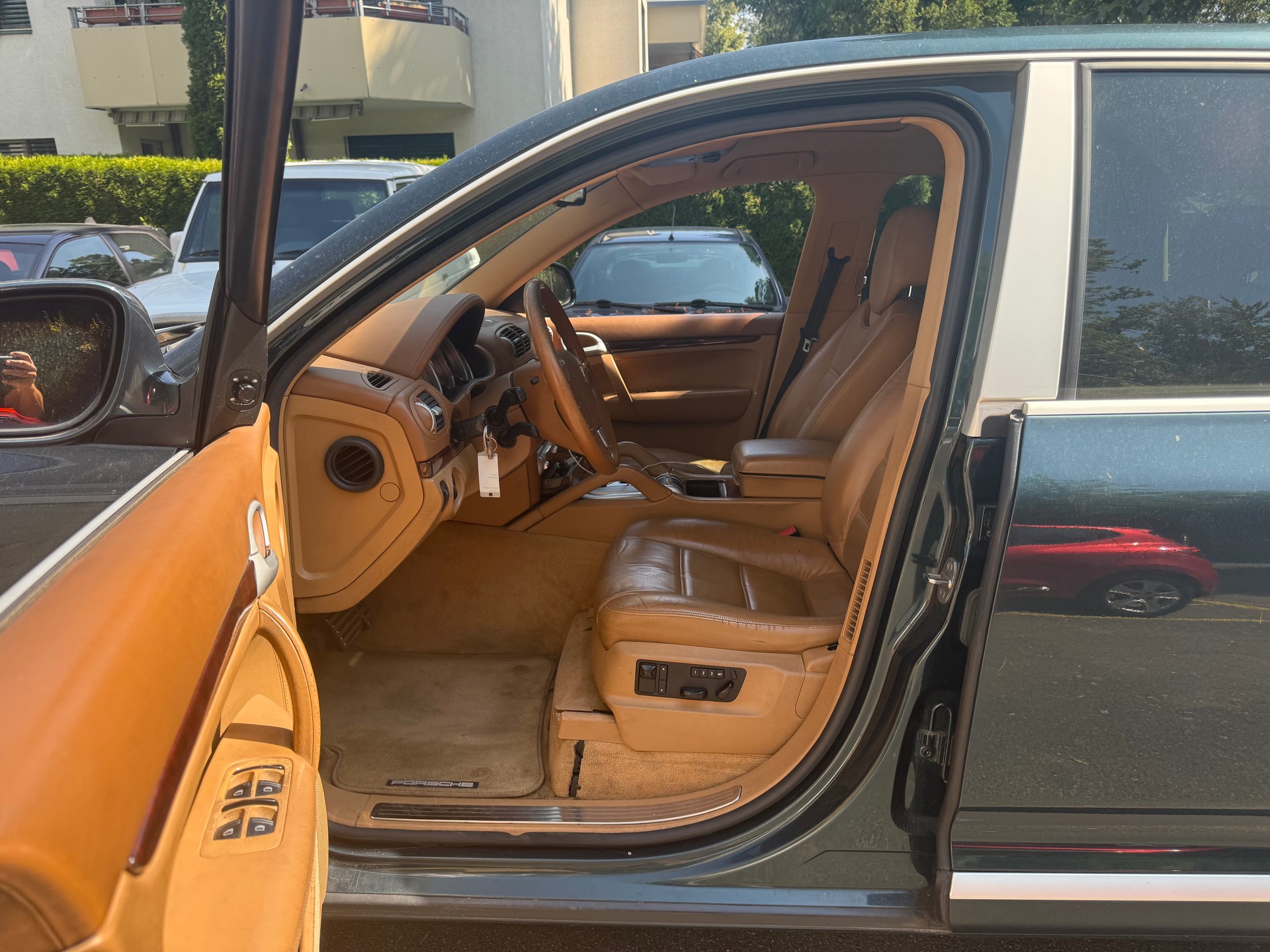 PORSCHE Cayenne Turbo-image-2
