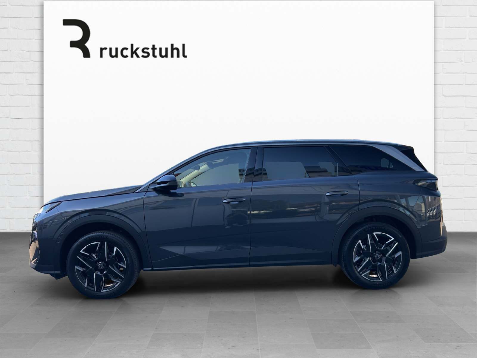 PEUGEOT 5008 1.2 Hybrid Allure Premium-image-2