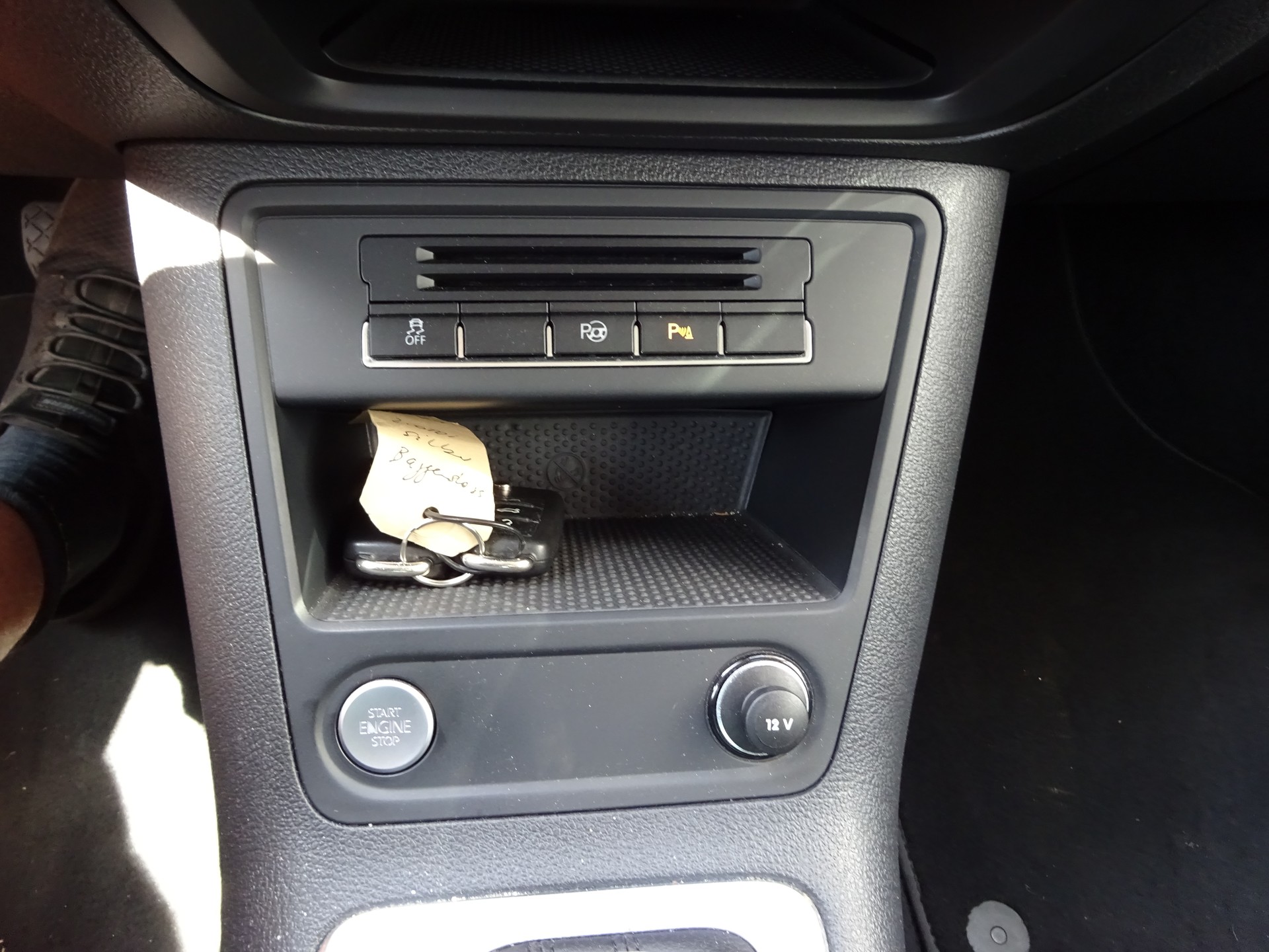 VW Tiguan 2.0 TDI BlueMotion Sport&Style 4Motion DSG-image-9