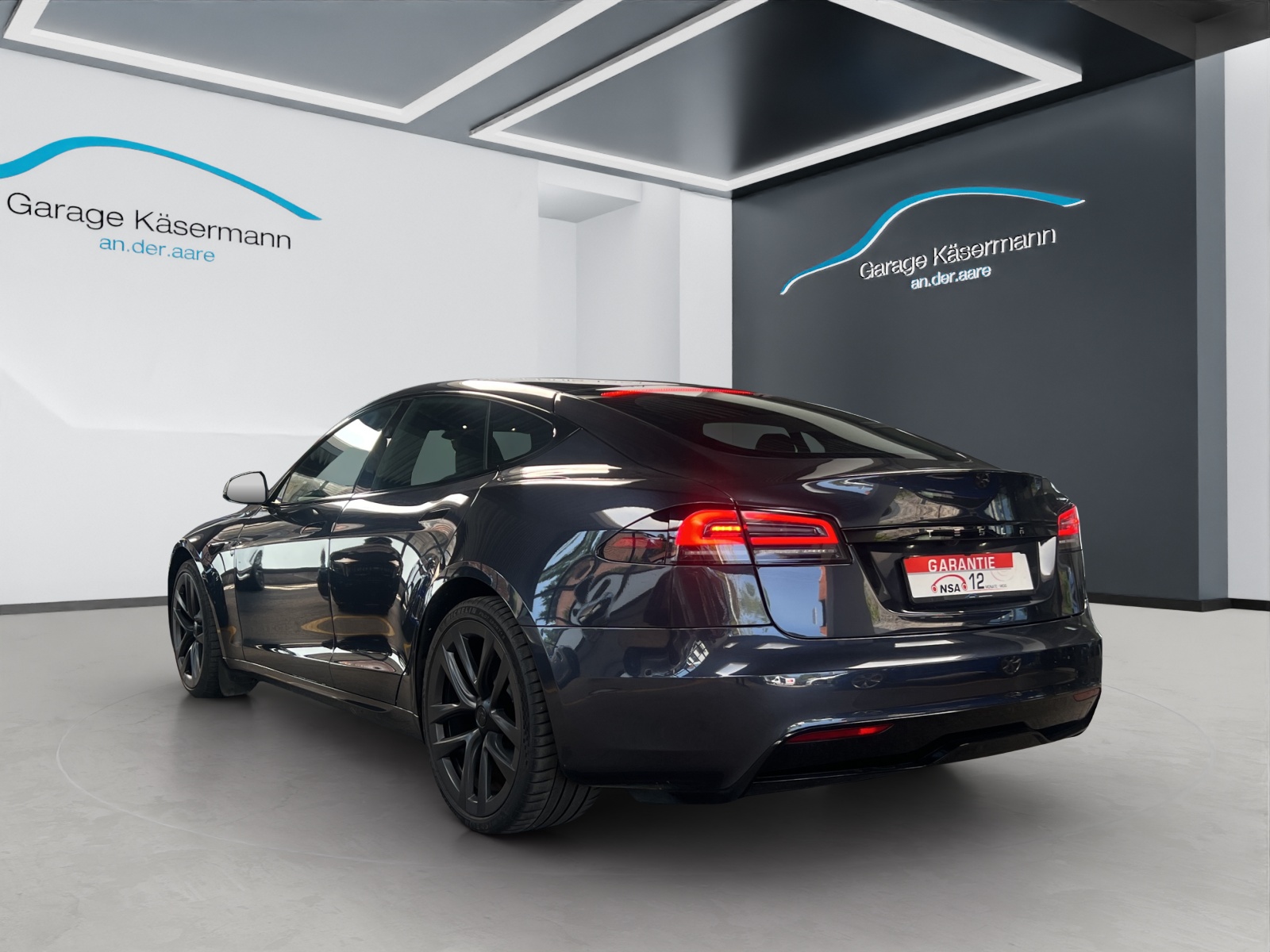 TESLA Model S-image-6