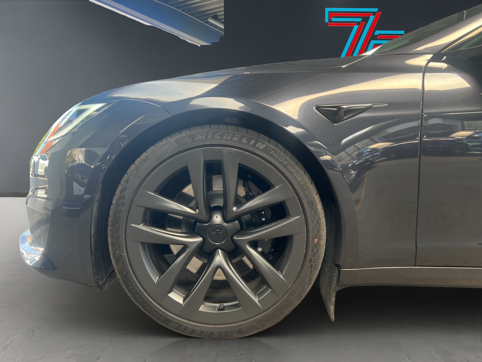 TESLA Model S-image-14