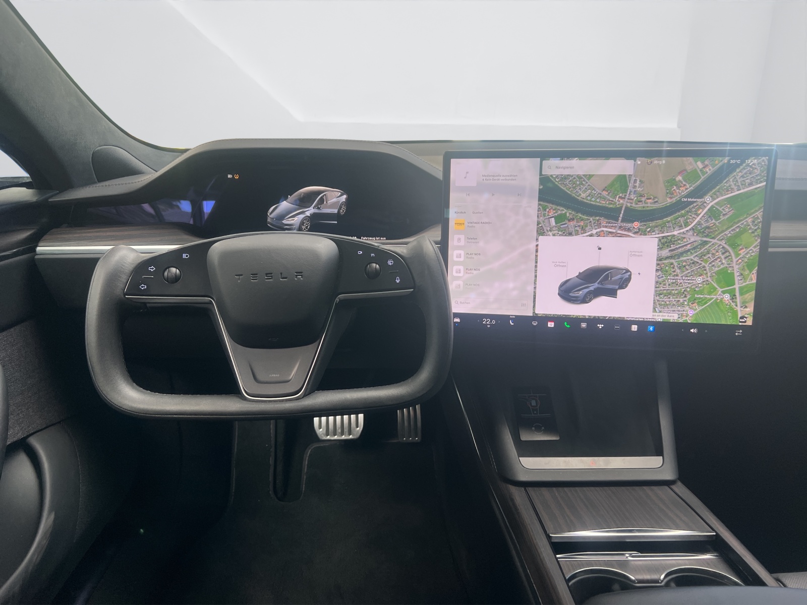 TESLA Model S-image-9