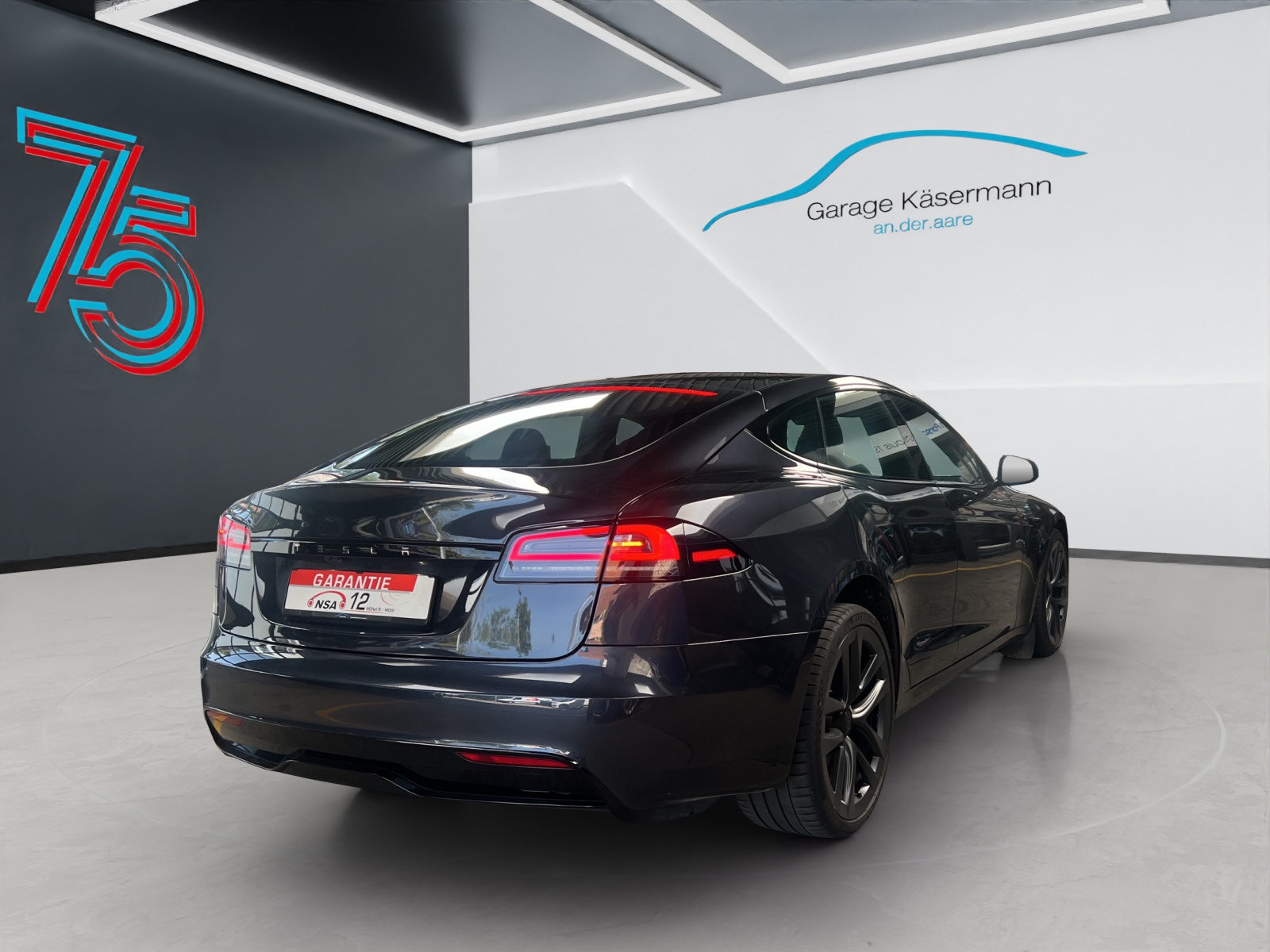 TESLA Model S-image-4