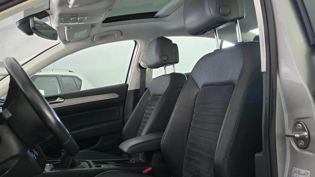VW Passat 2.0 TDI R-Line Highline 4Motion-image-8