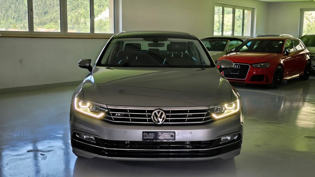 VW Passat 2.0 TDI R-Line Highline 4Motion-image-0
