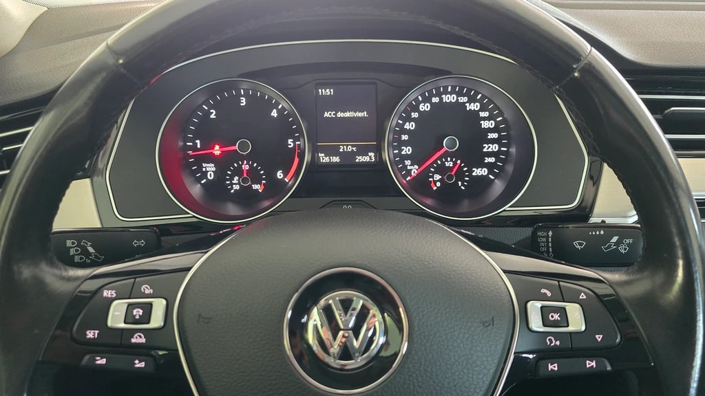 VW Passat 2.0 TDI R-Line Highline 4Motion-image-14