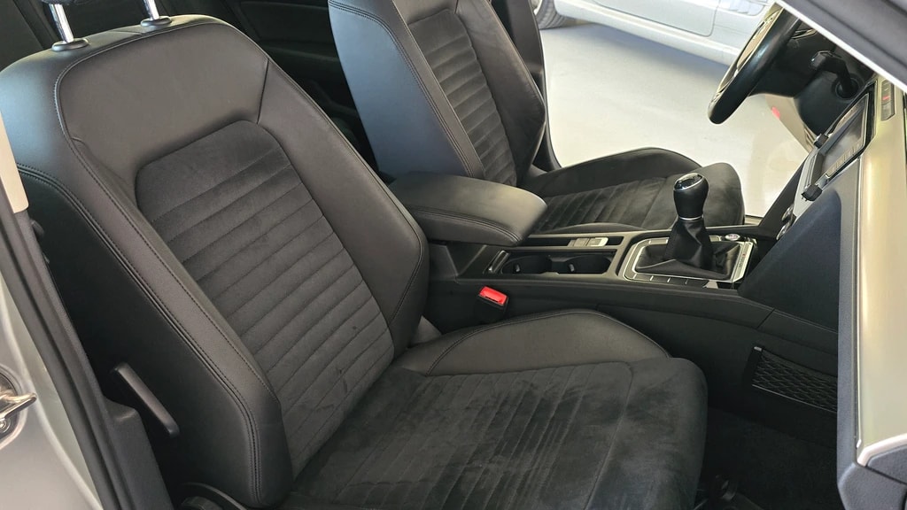 VW Passat 2.0 TDI R-Line Highline 4Motion-image-9