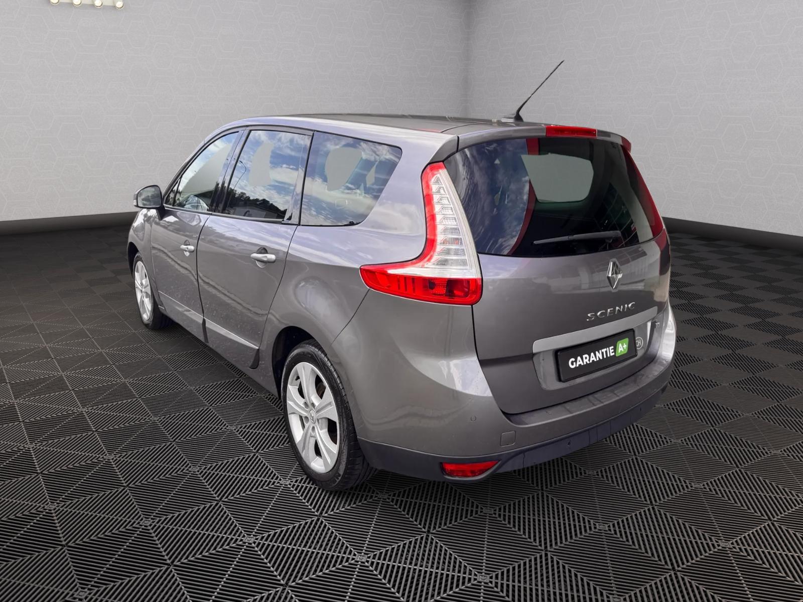 RENAULT Scénic 1.4 16V Turbo Dynamique-image-2