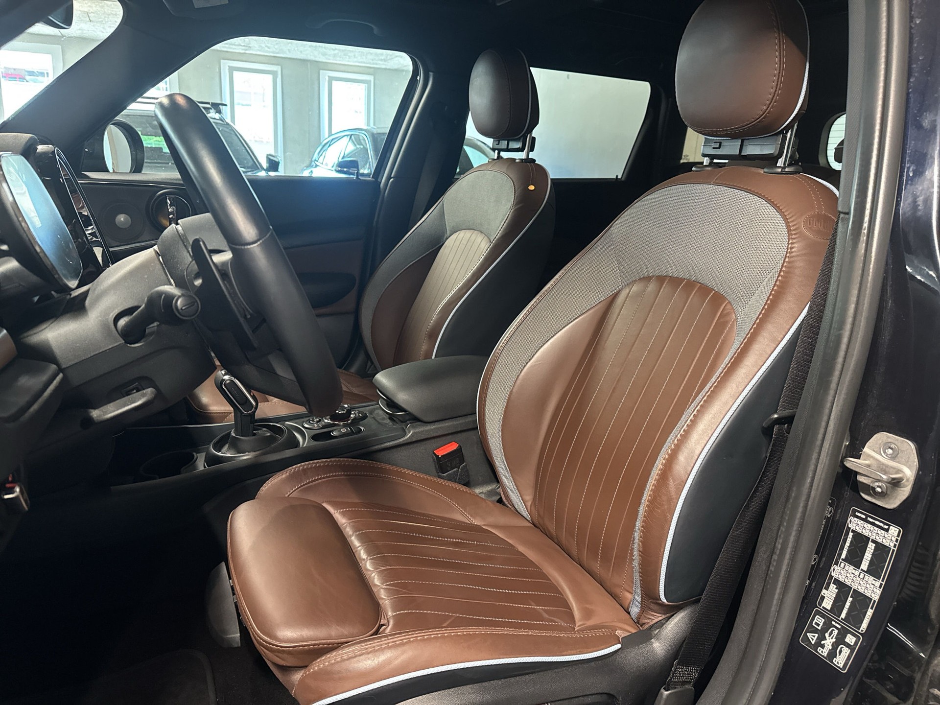 MINI Clubman Cooper S ALL4 Steptronic-image-9