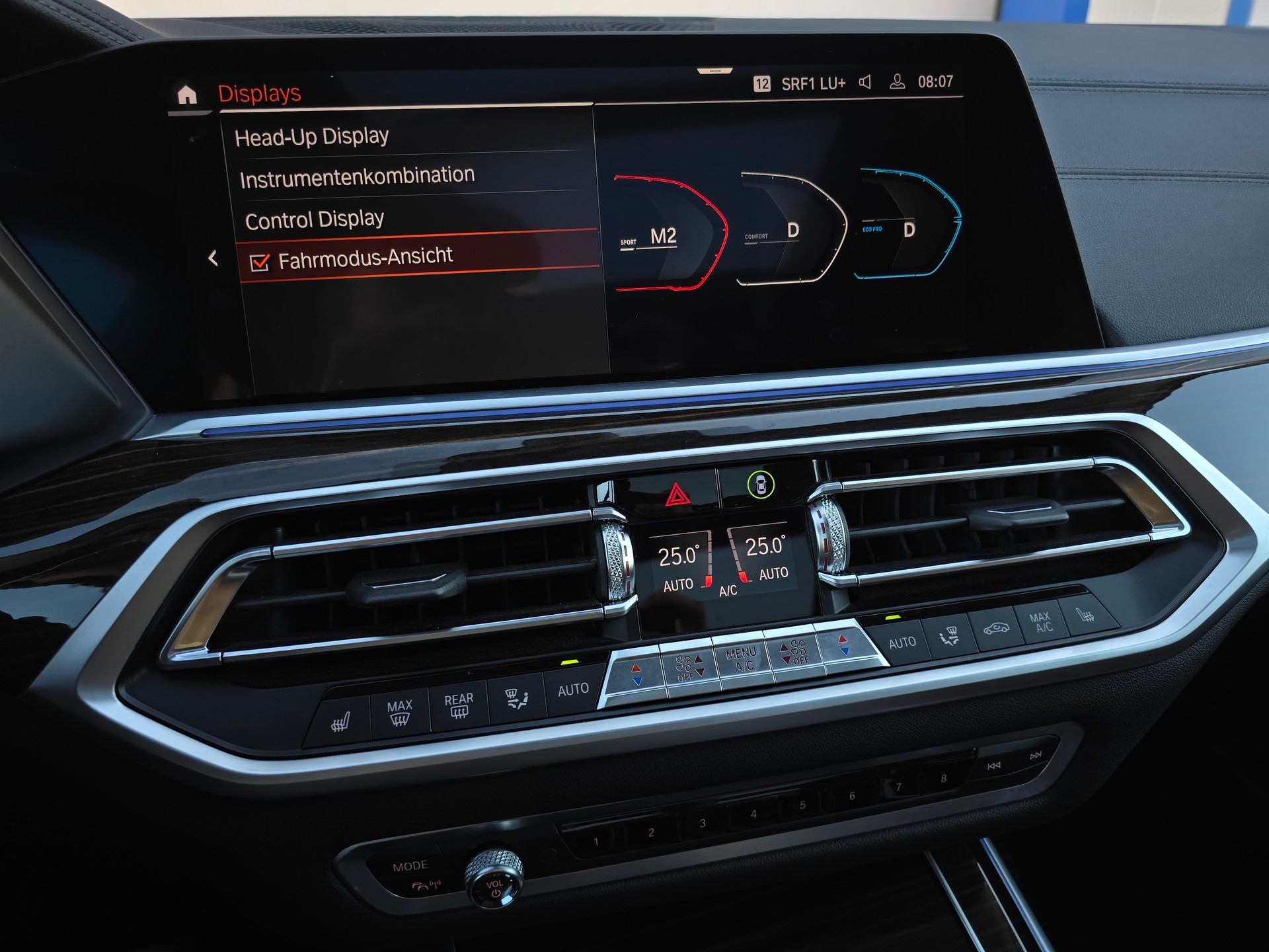 BMW X7 xDrive 40i Steptronic Luftfederung 7-Sitzer-image-25