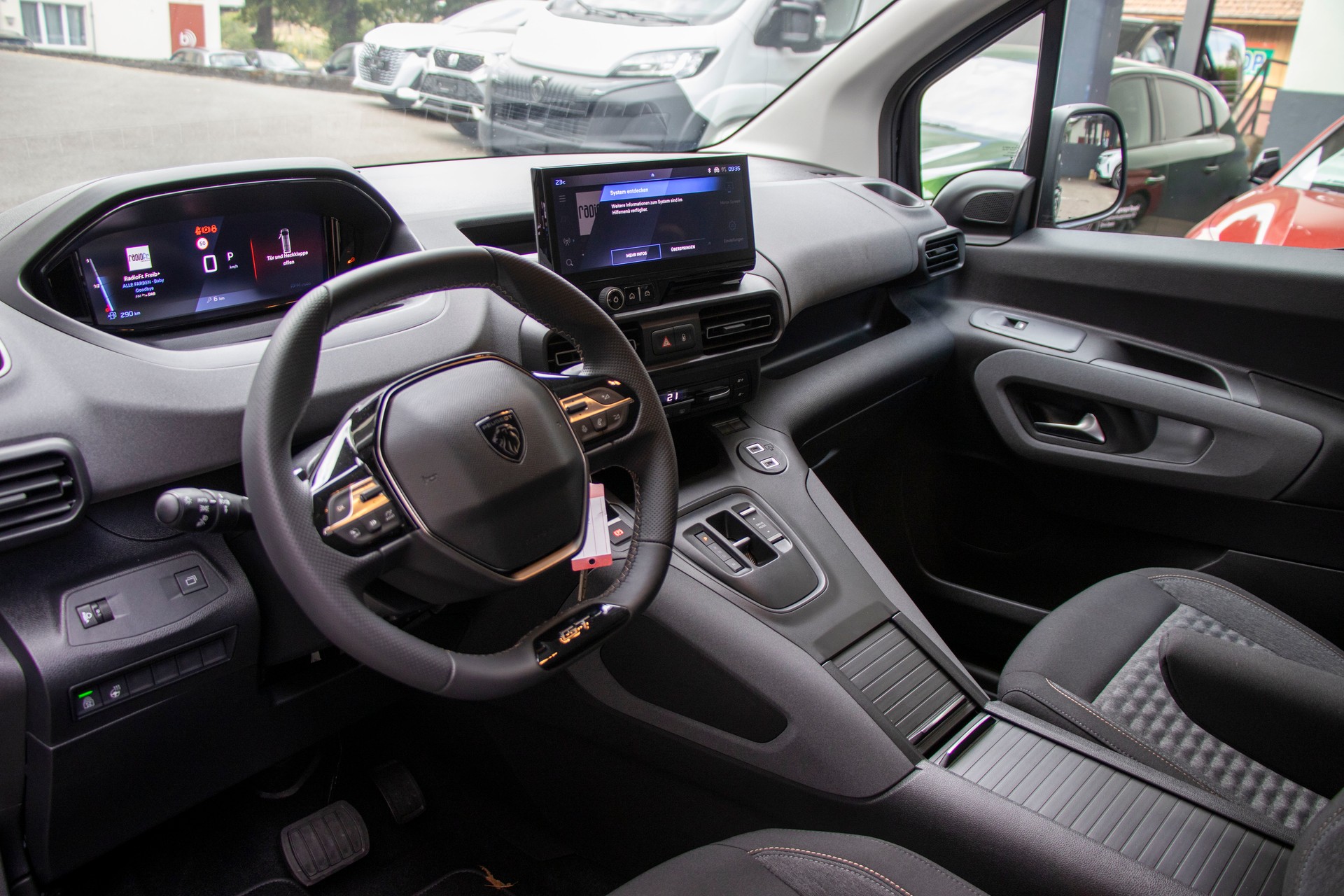 PEUGEOT Rifter 1.5 BlueHDi GT EAT8-image-4