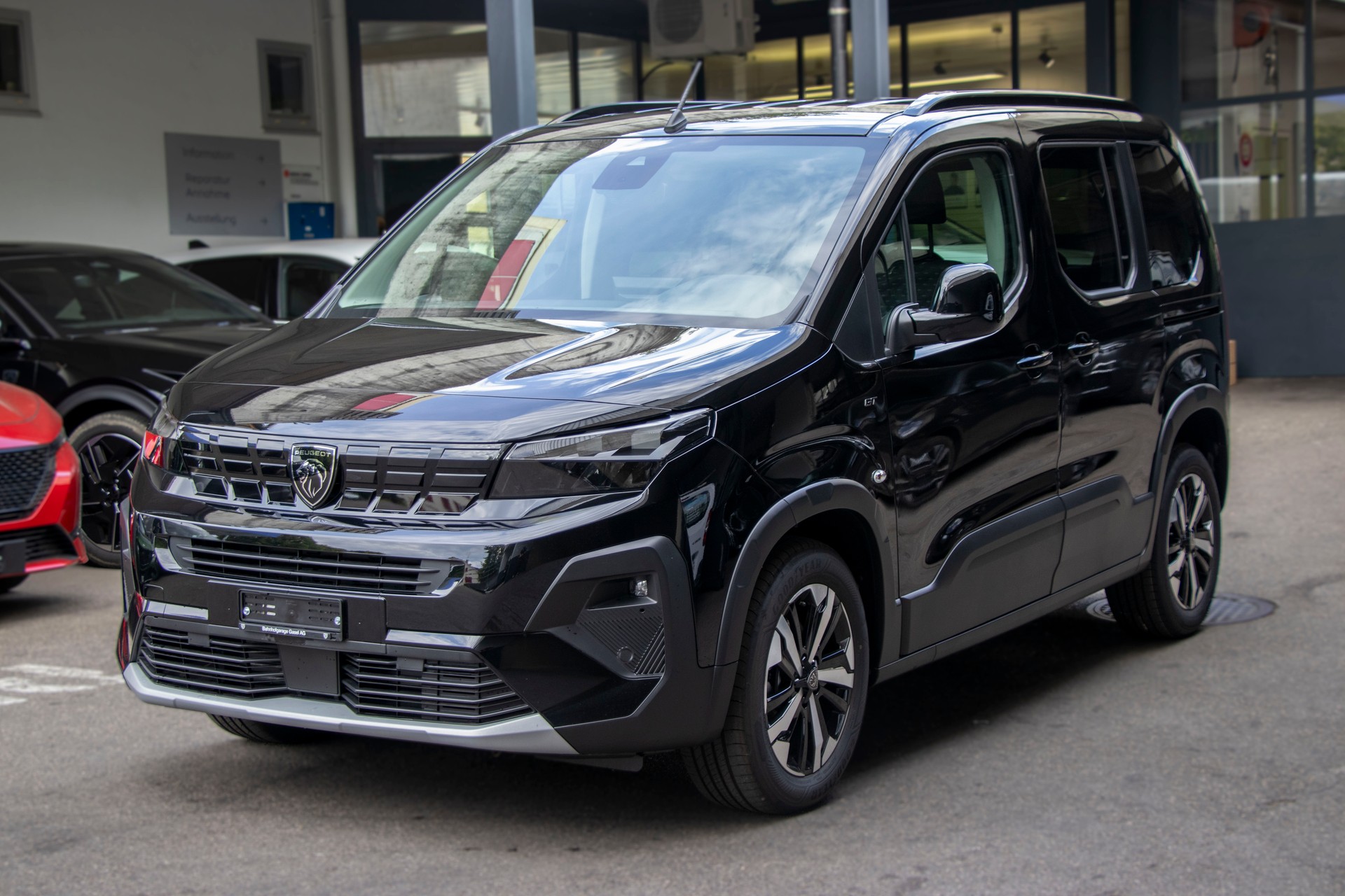 PEUGEOT Rifter 1.5 BlueHDi GT EAT8-image-0