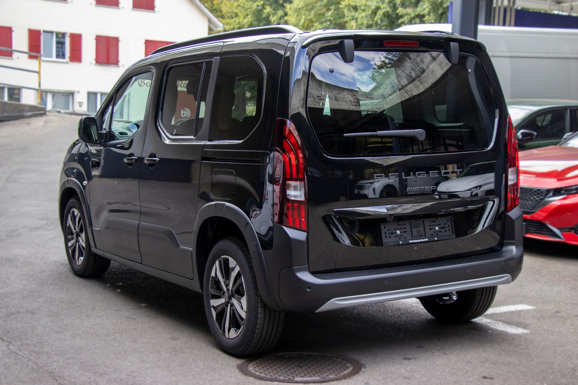 PEUGEOT Rifter 1.5 BlueHDi GT EAT8-image-1
