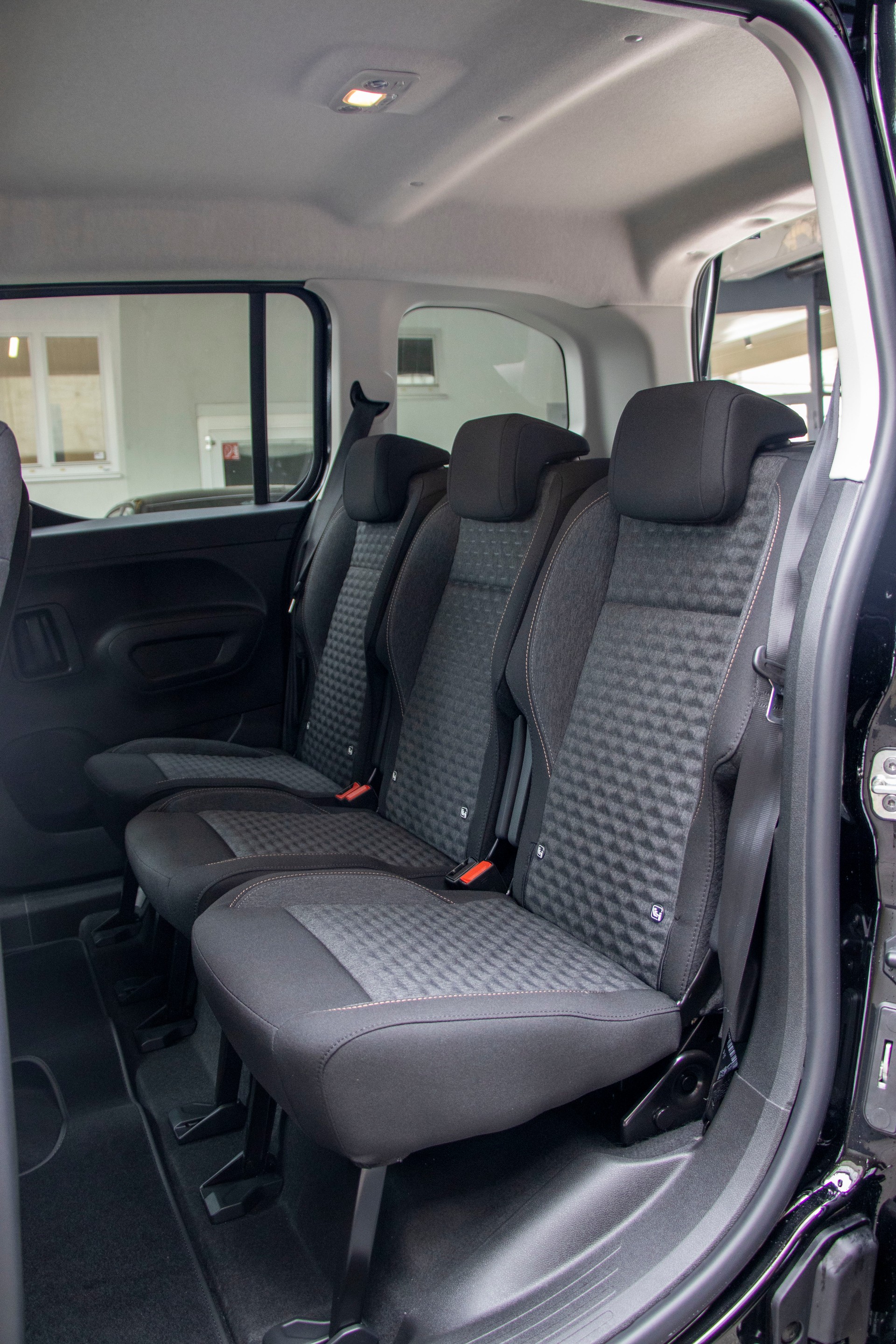 PEUGEOT Rifter 1.5 BlueHDi GT EAT8-image-7