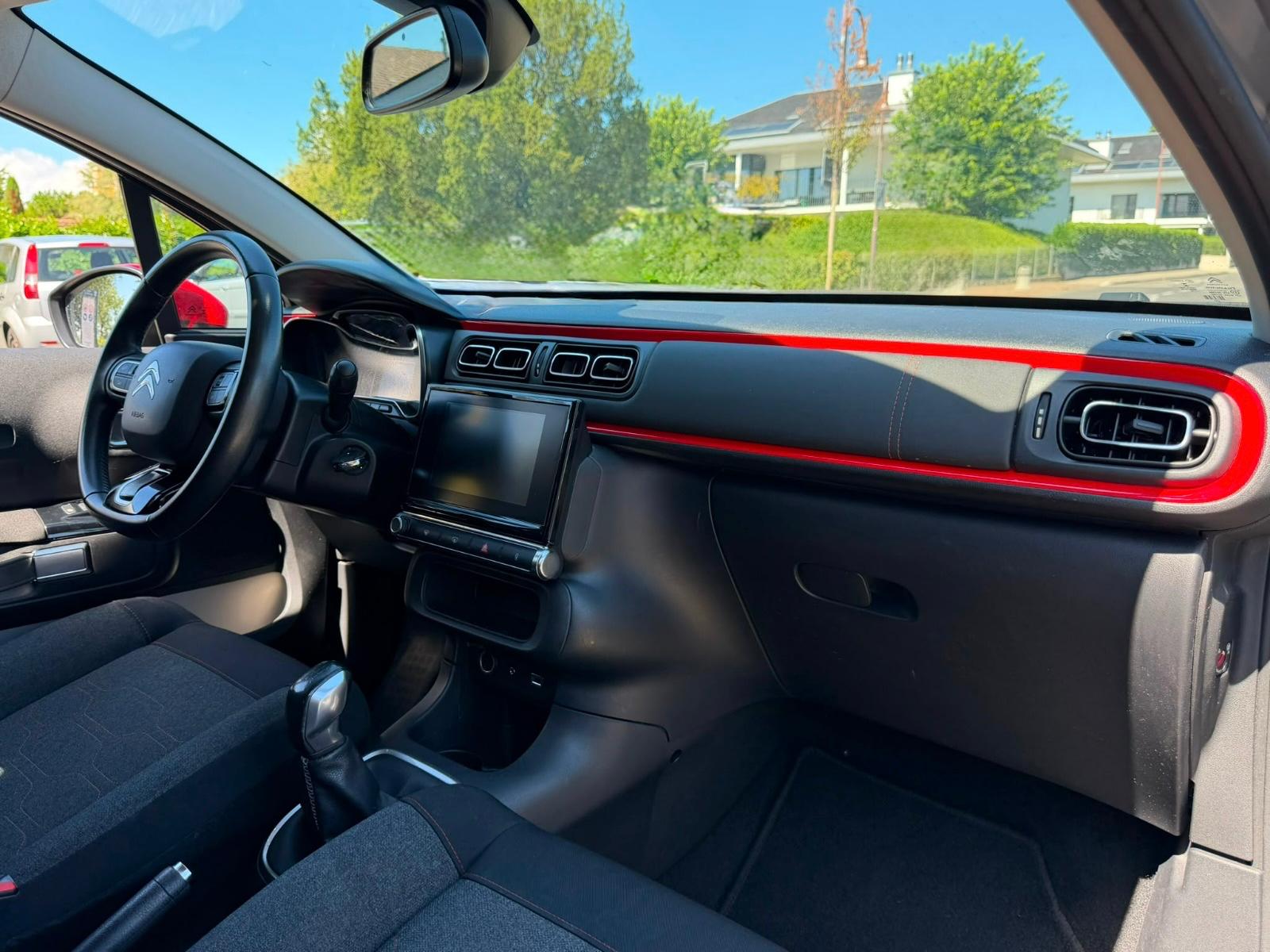 CITROEN C3 1.2i PureTech Feel-image-11