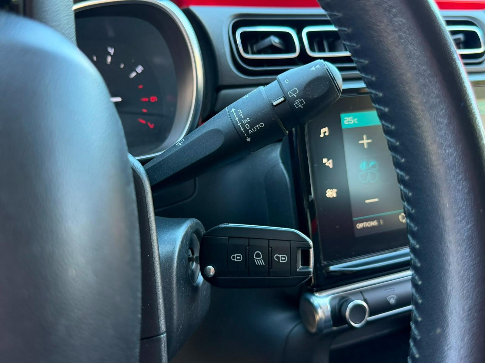 CITROEN C3 1.2i PureTech Feel-image-16