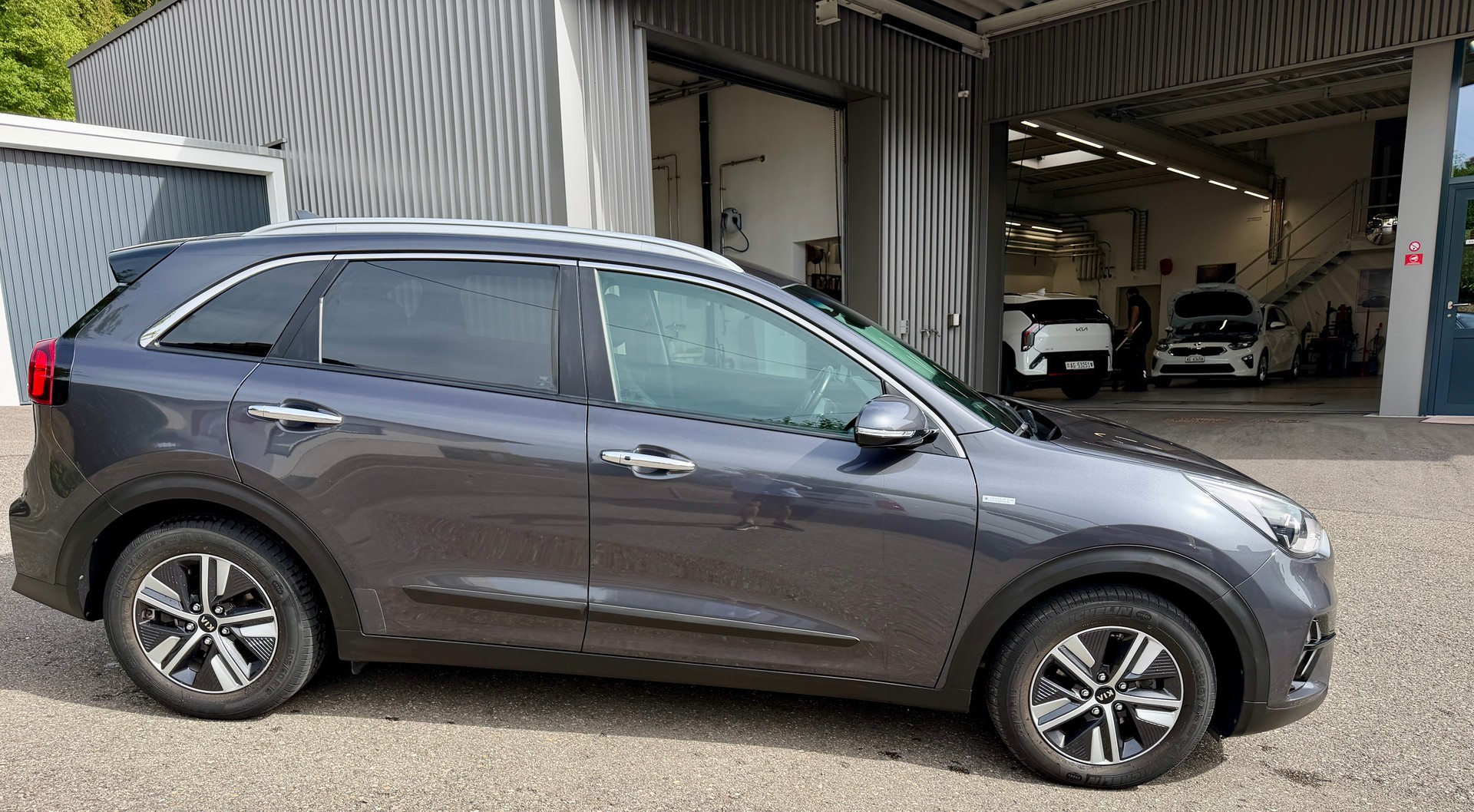 KIA Niro 1.6GDi Hybrid Power DCT-image-2