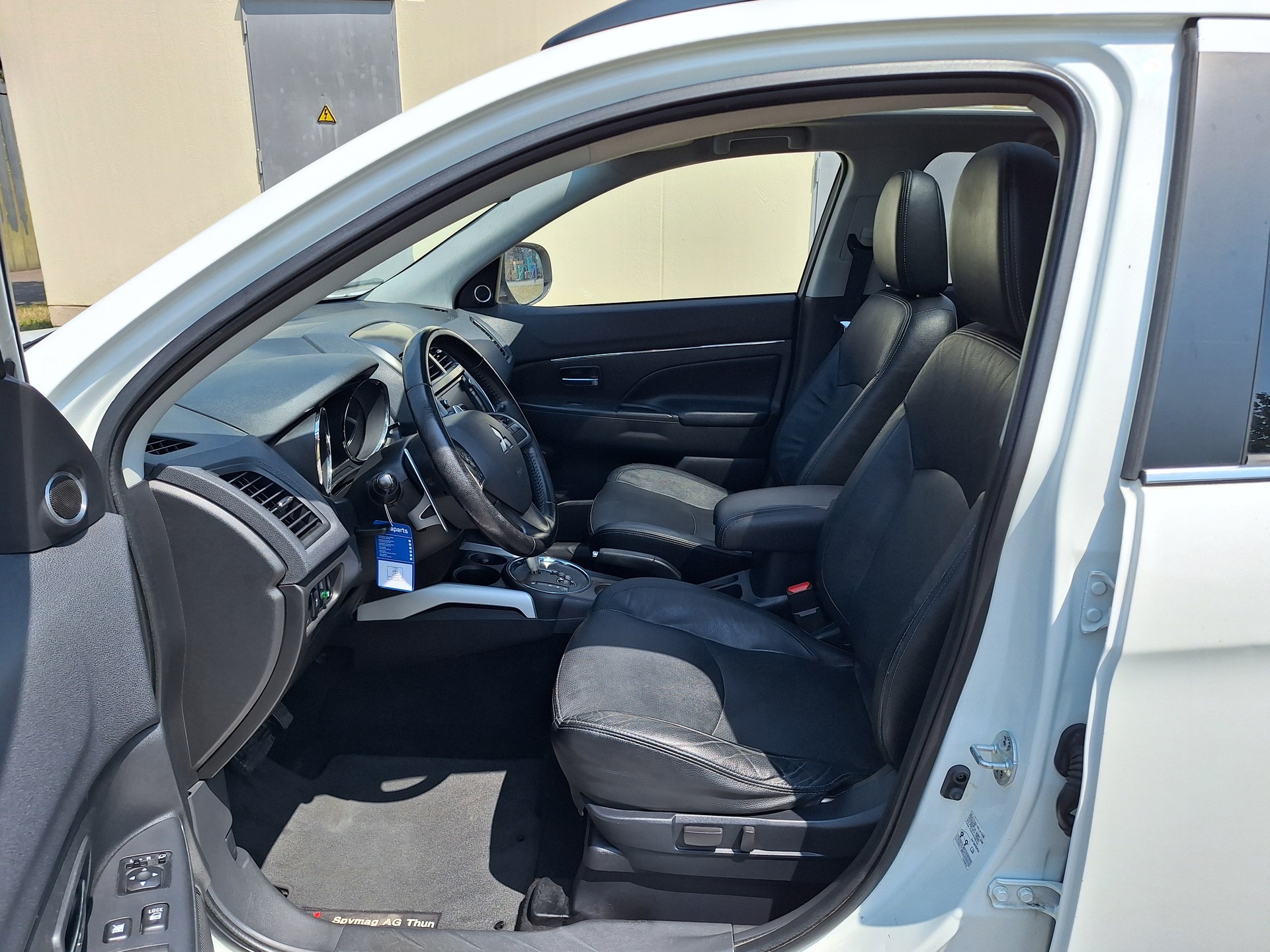 MITSUBISHI ASX 2.2 DID Intense 4WD Automatic-image-6
