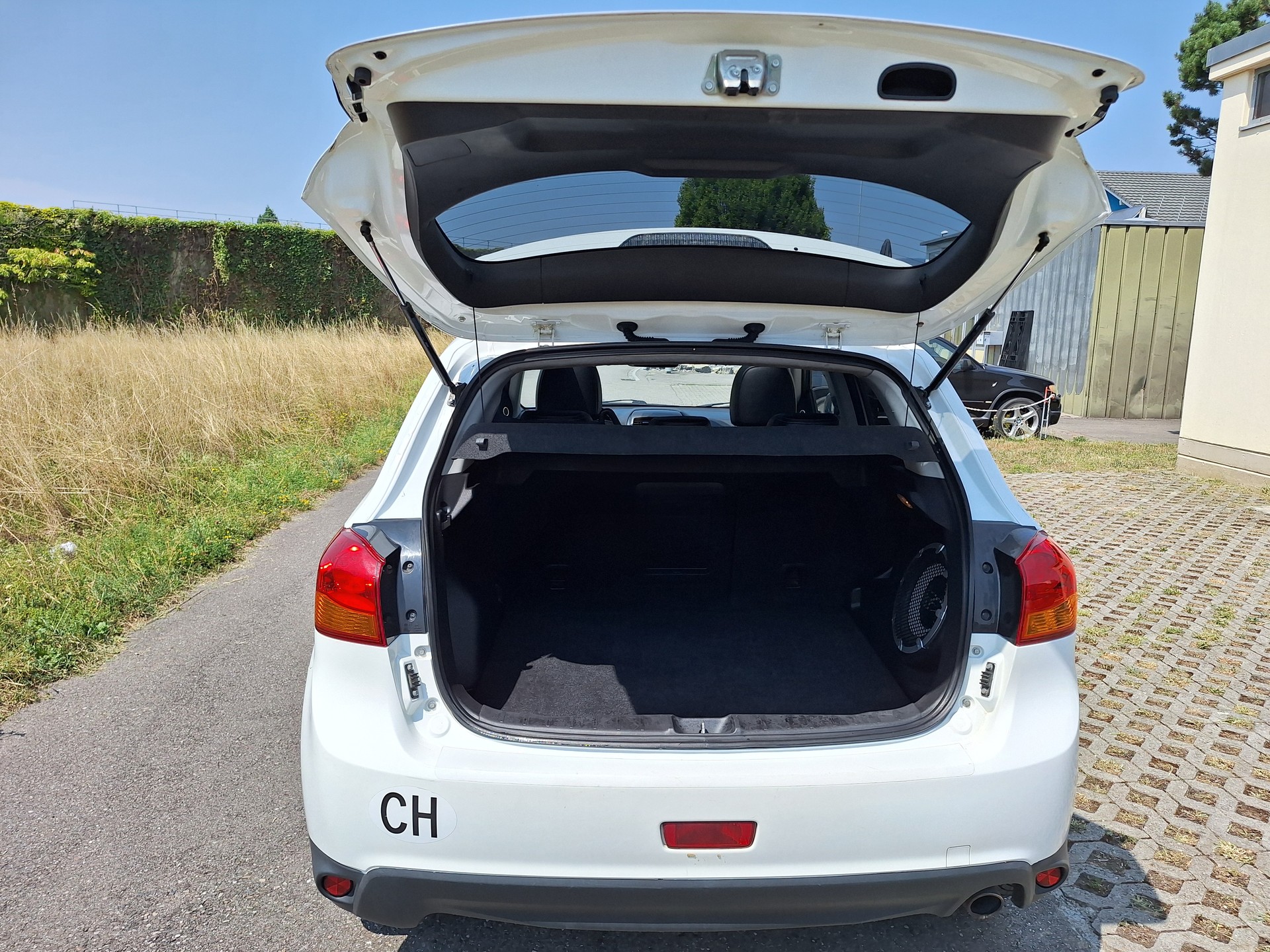 MITSUBISHI ASX 2.2 DID Intense 4WD Automatic-image-9