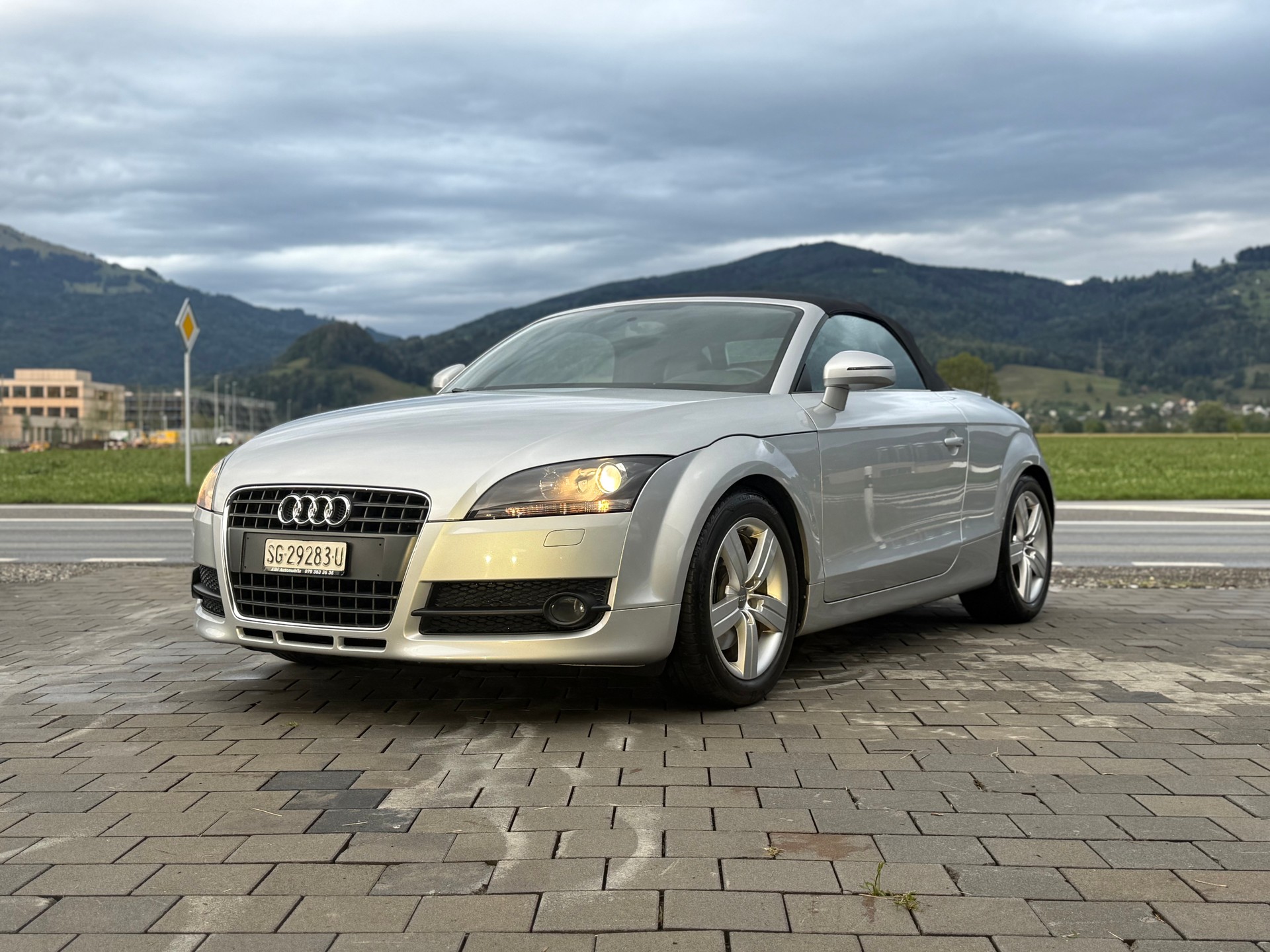 AUDI TT Roadster 1.8 TFSI-image-1