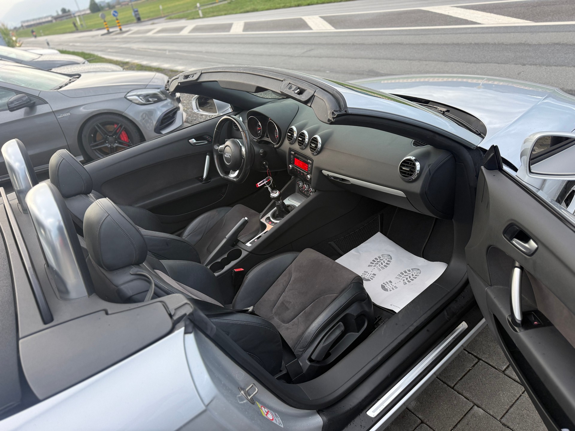 AUDI TT Roadster 1.8 TFSI-image-11