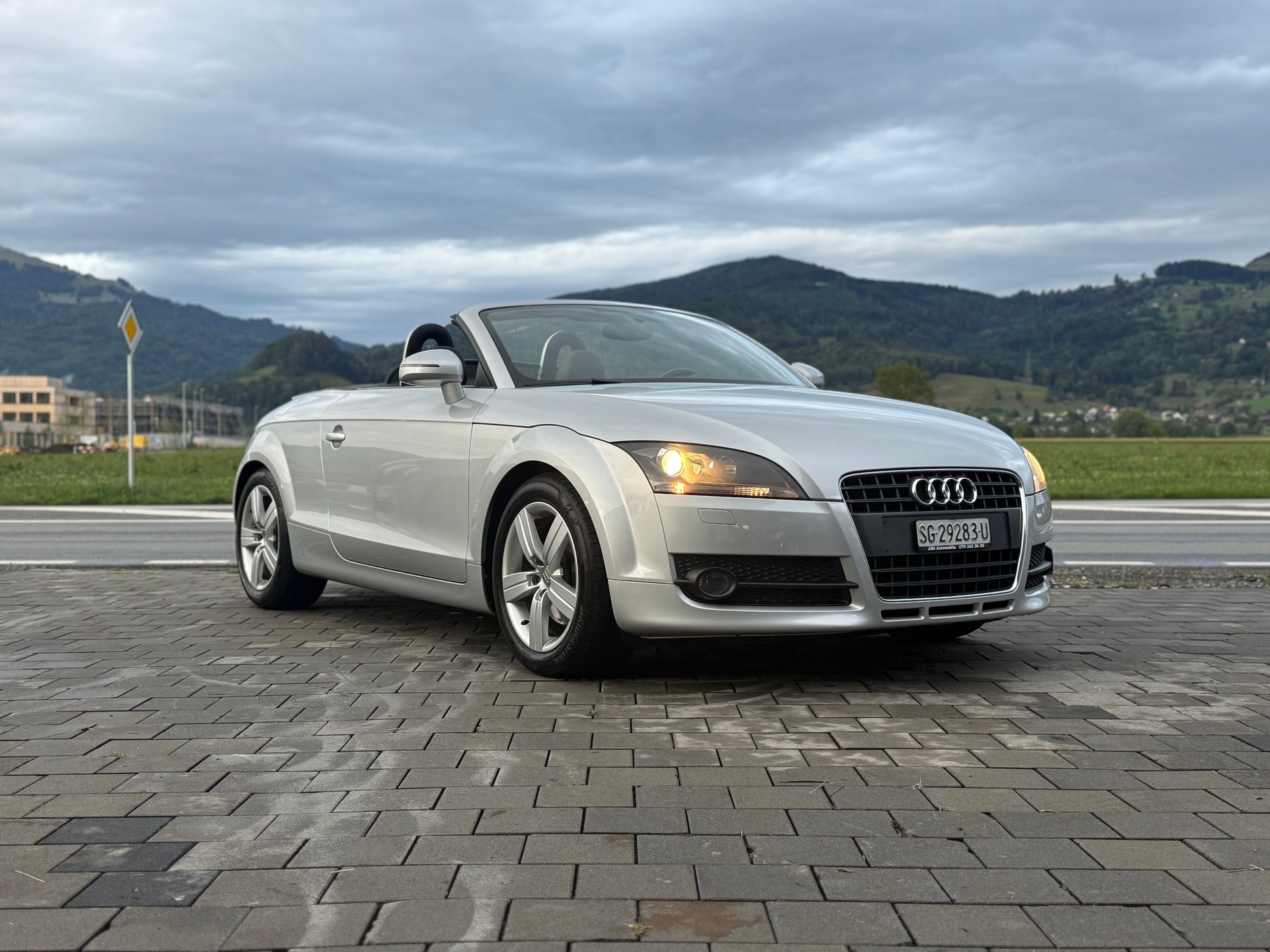 AUDI TT Roadster 1.8 TFSI-image-2