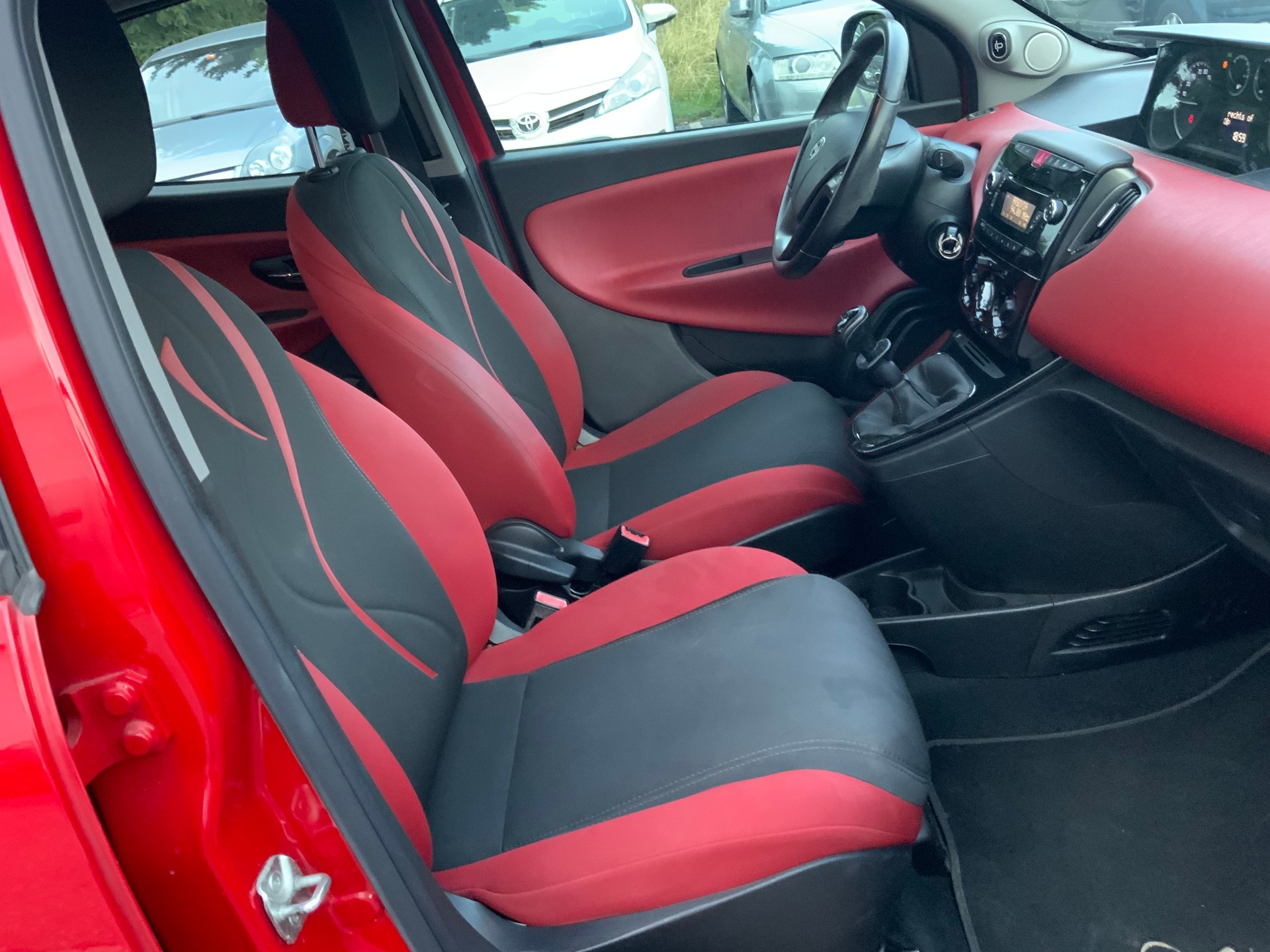 LANCIA Ypsilon 1.2 Black&Red-image-11