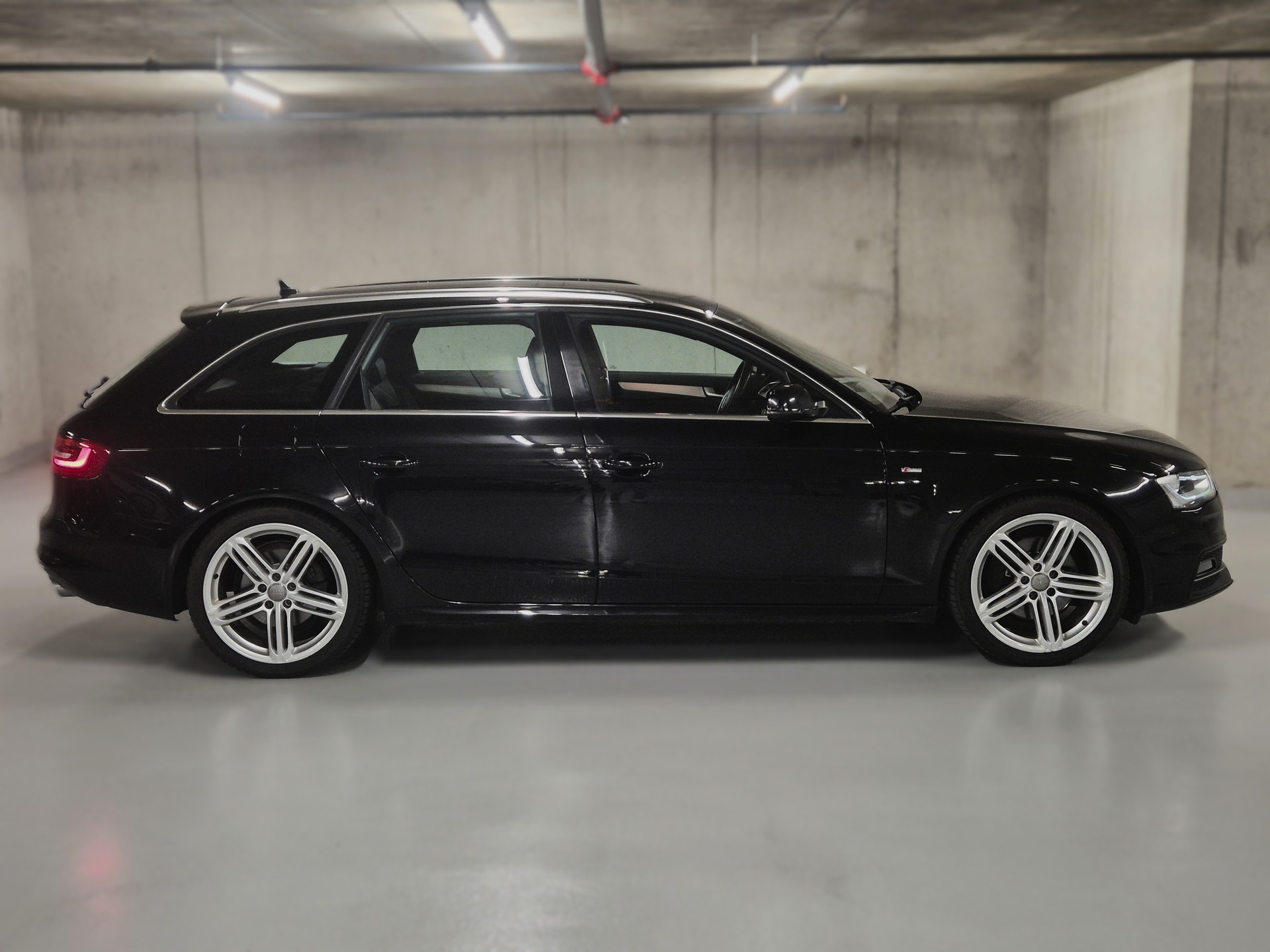 AUDI A4 Avant 3.0 TDI quattro S-tronic-image-4